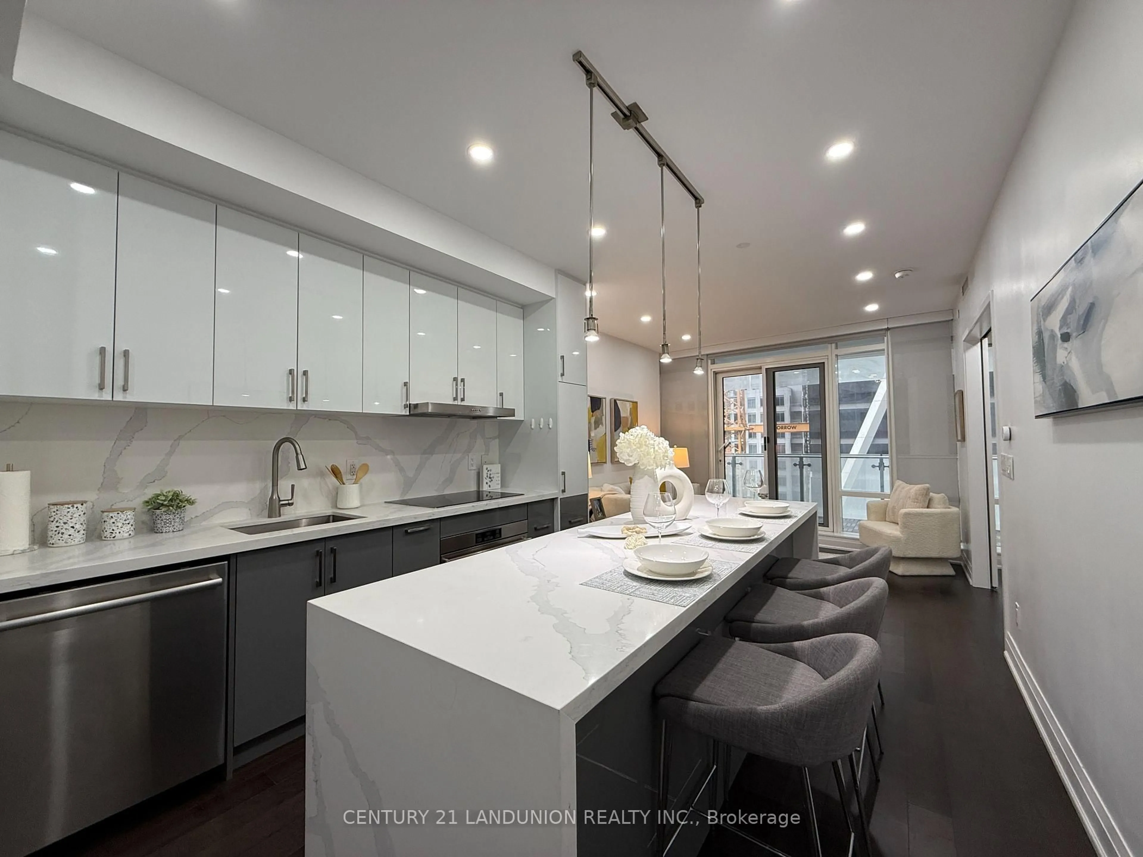Open concept kitchen, ceramic/tile floor for 1 Bloor St #1508, Toronto Ontario M4W 0A8