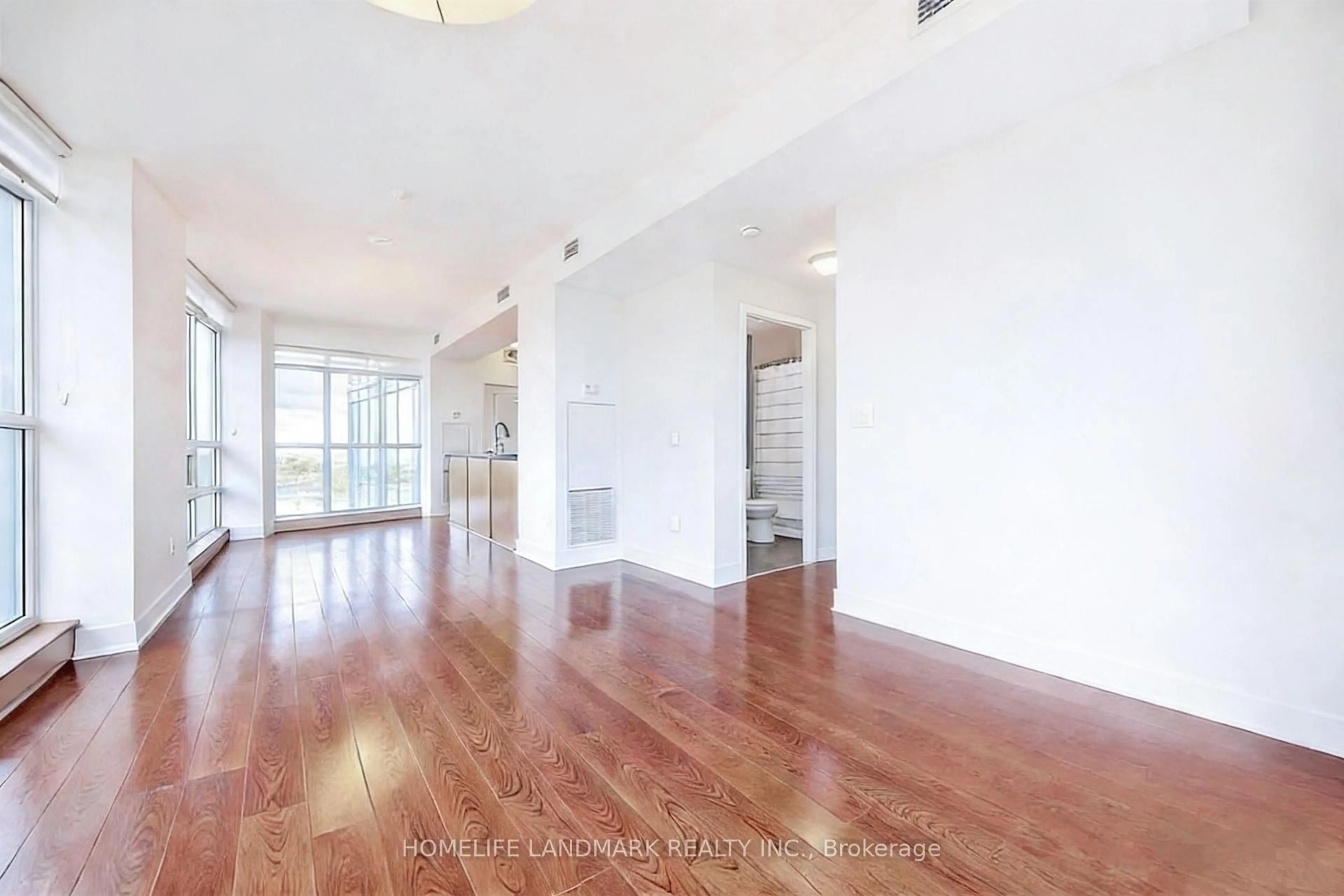 Indoor foyer for 26 Norton Ave #1002, Toronto Ontario M2N 0H6