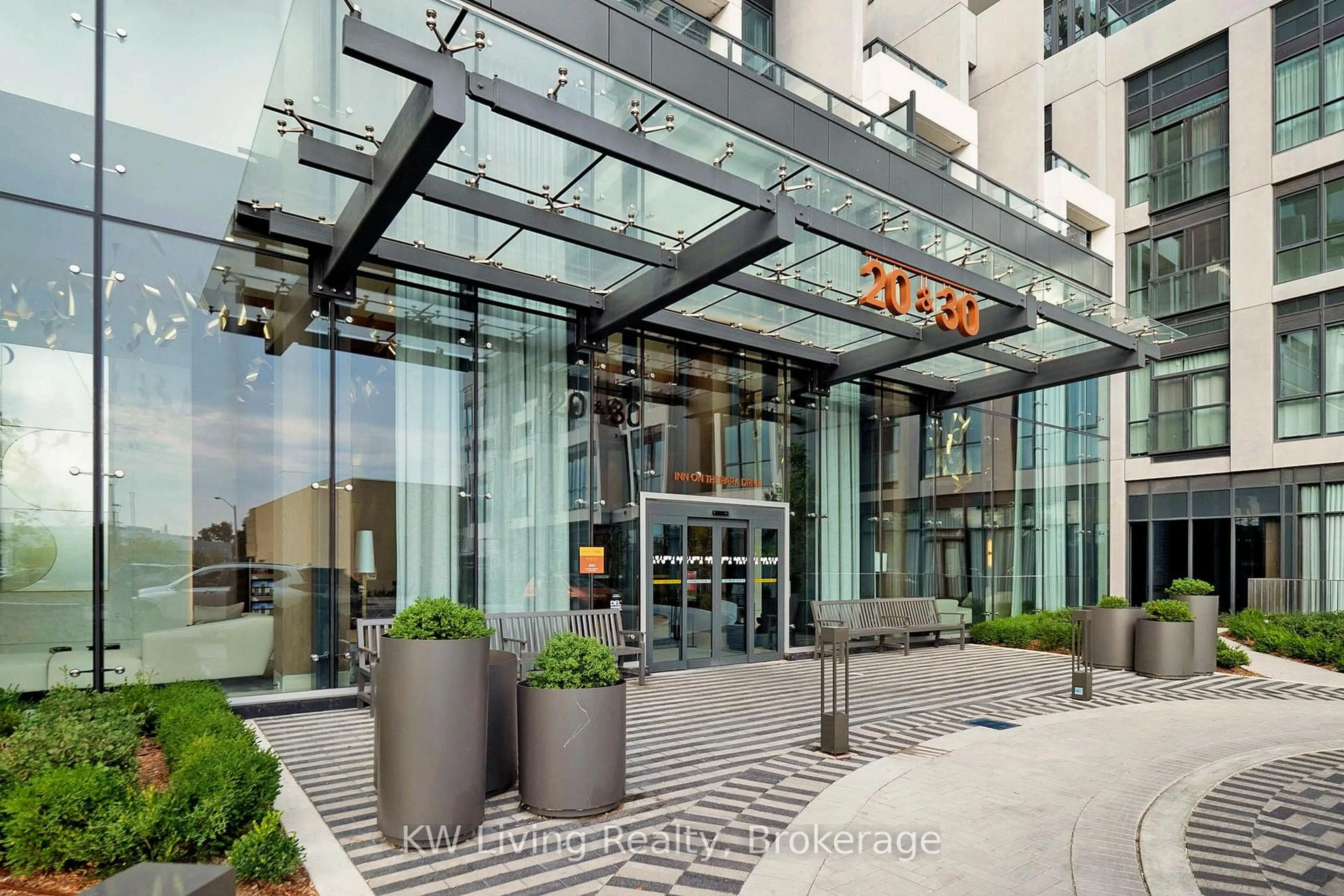 Indoor foyer for 30 Inn on the Park Dr #1608, Toronto Ontario M3C 0P8