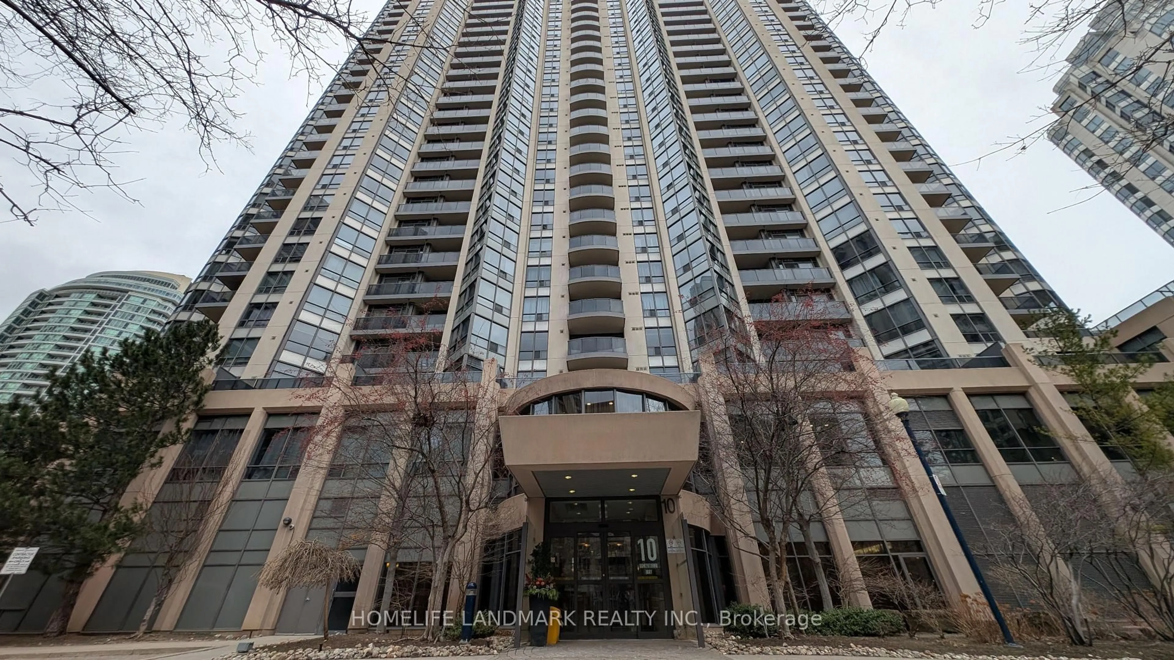 Indoor foyer for 10 Northtown Way #1006, Toronto Ontario M2N 7L4