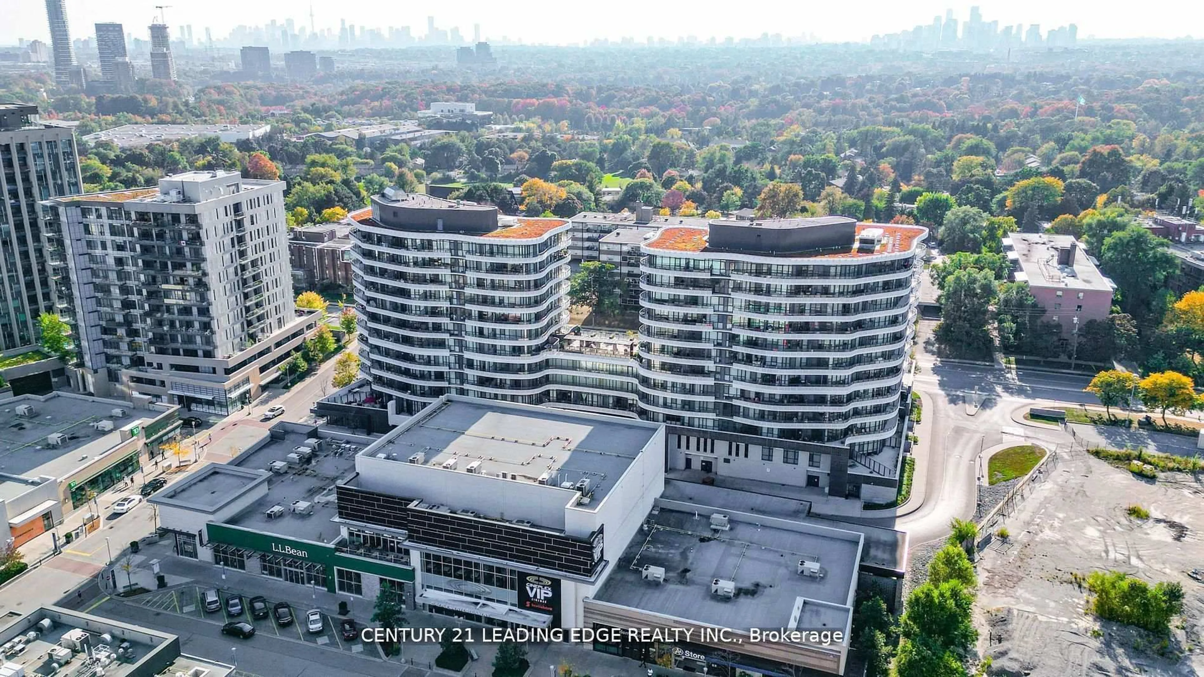 A pic from outside/outdoor area/front of a property/back of a property/a pic from drone, city buildings view from balcony for 99 The Donway West #525, Toronto Ontario M3C 0N8