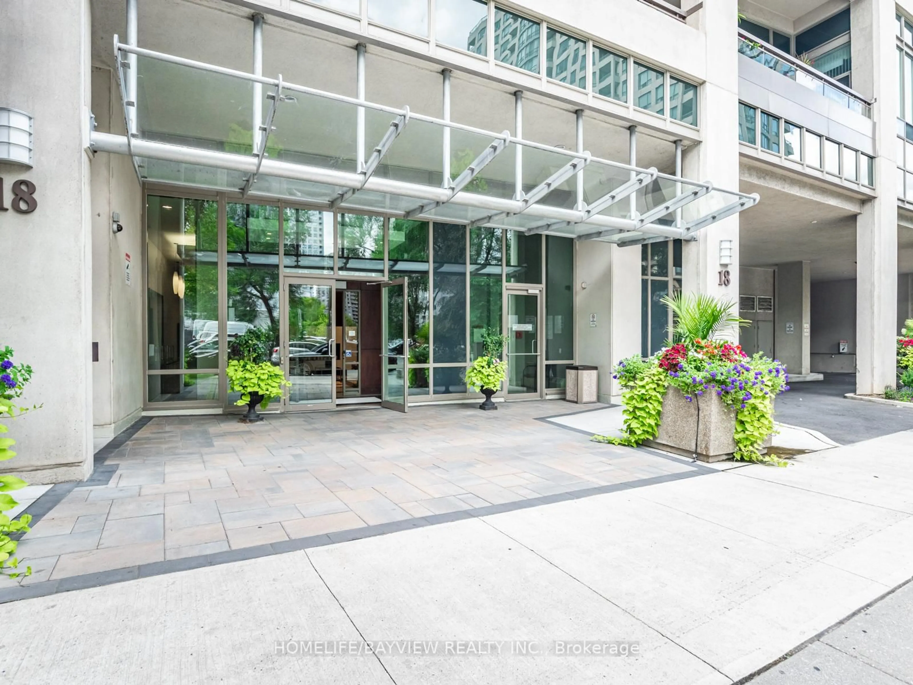 Indoor foyer for 18 Parkview Ave #1015, Toronto Ontario M2N 7H7