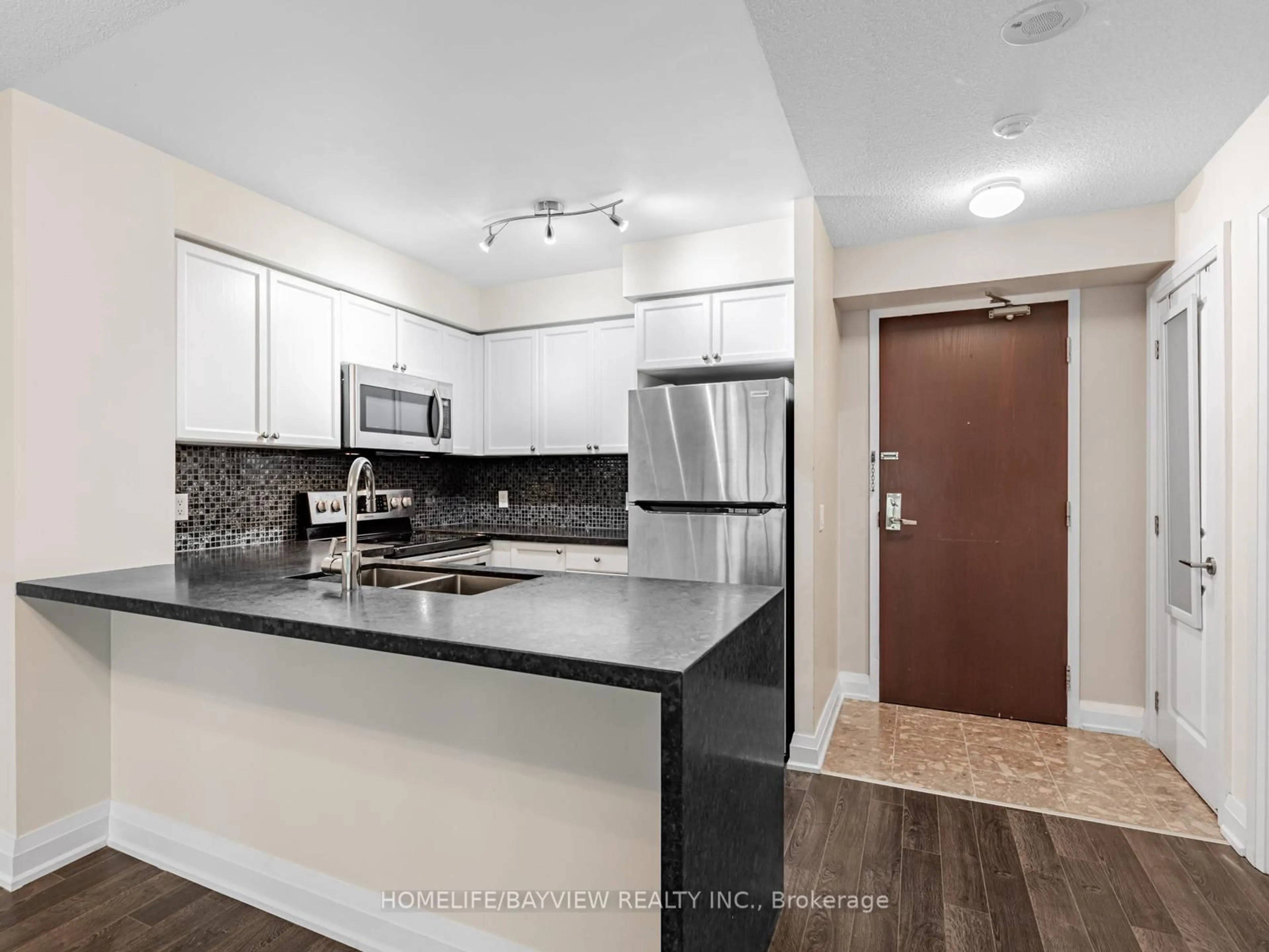 Standard kitchen, unknown for 18 Parkview Ave #1015, Toronto Ontario M2N 7H7