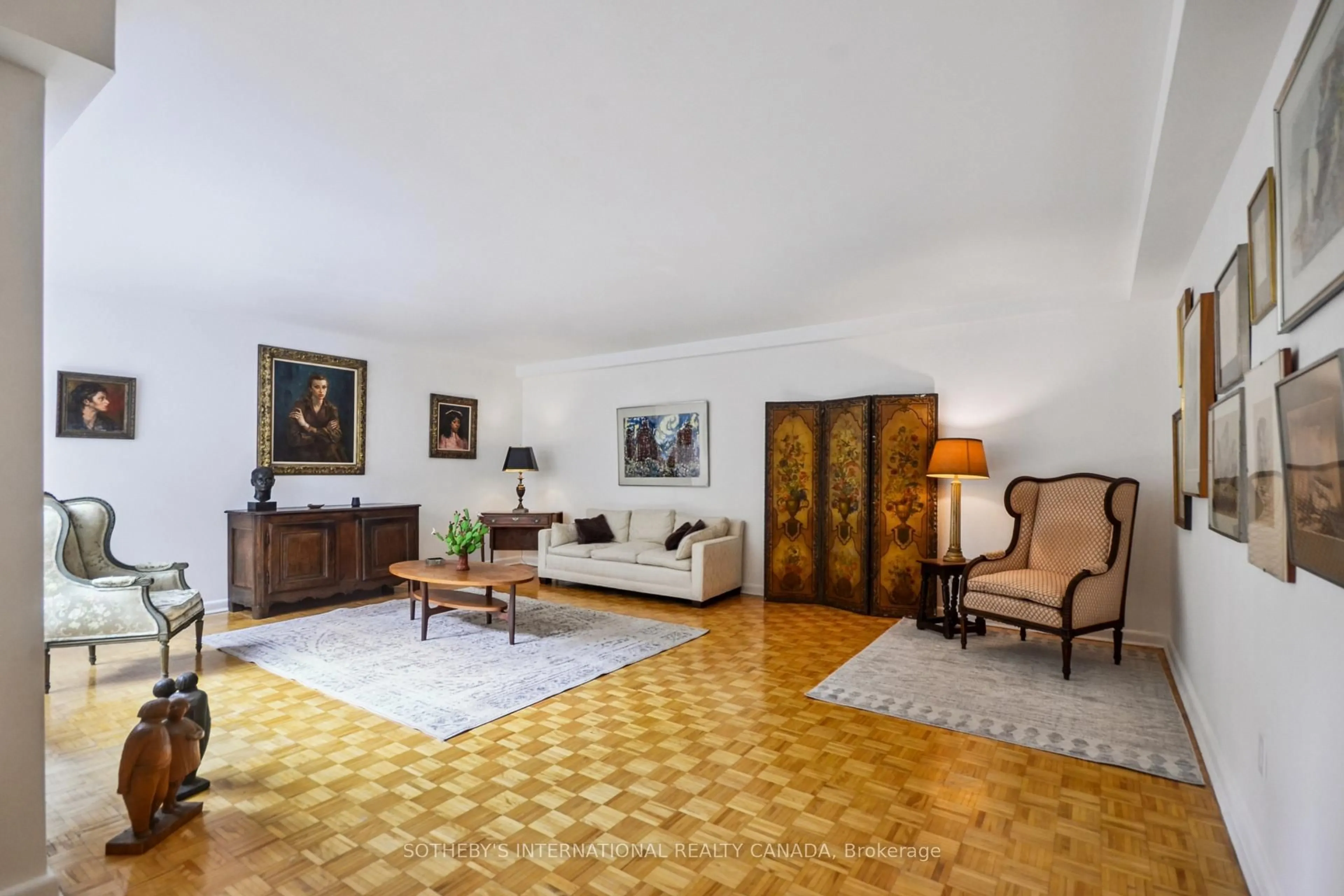 Living room with furniture, unknown for 120 Rosedale Valley Rd #512, Toronto Ontario M4W 1P8