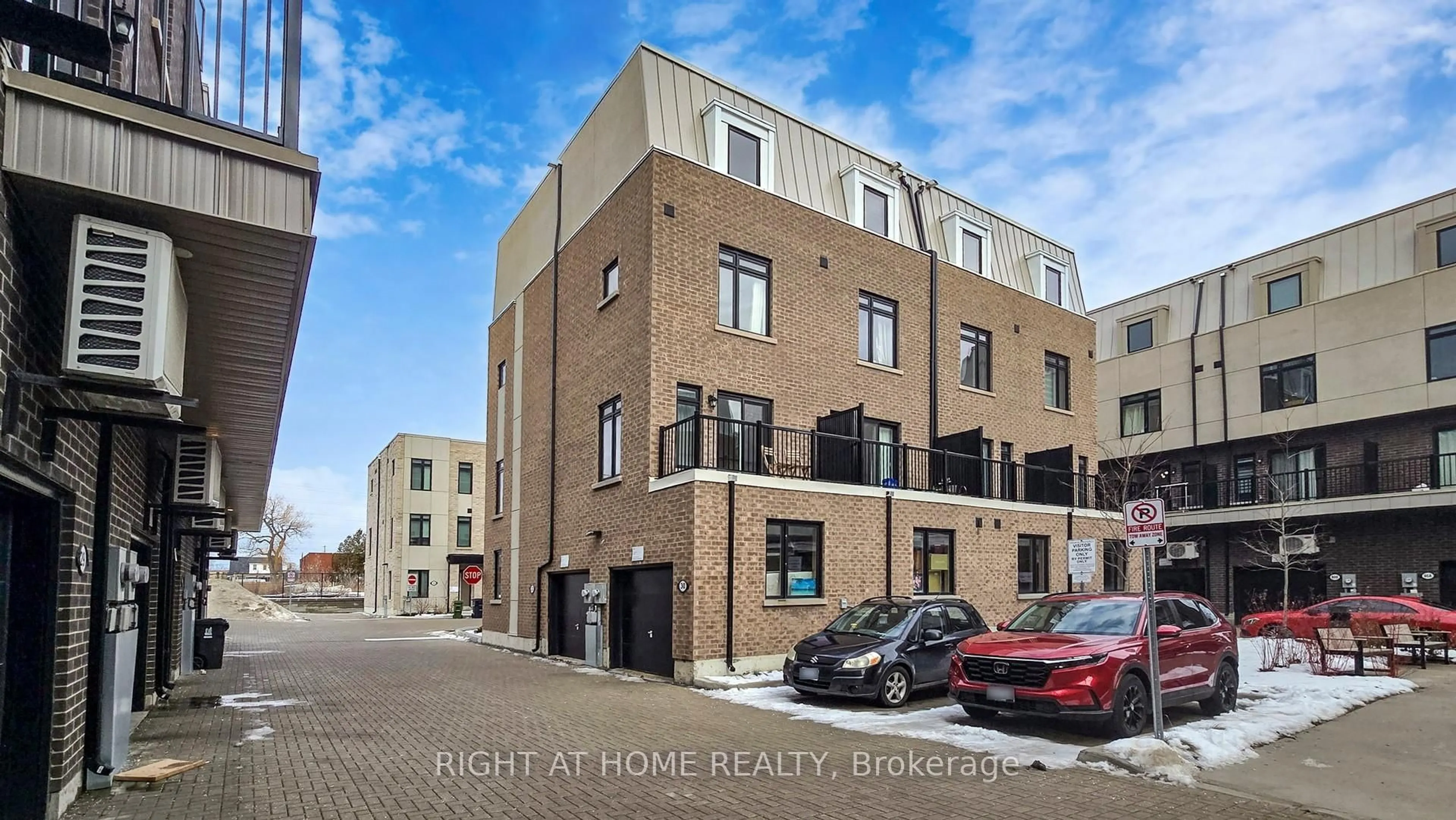 Unknown for 32 SPRUCE PINES Cres, Toronto Ontario M4A 2X2