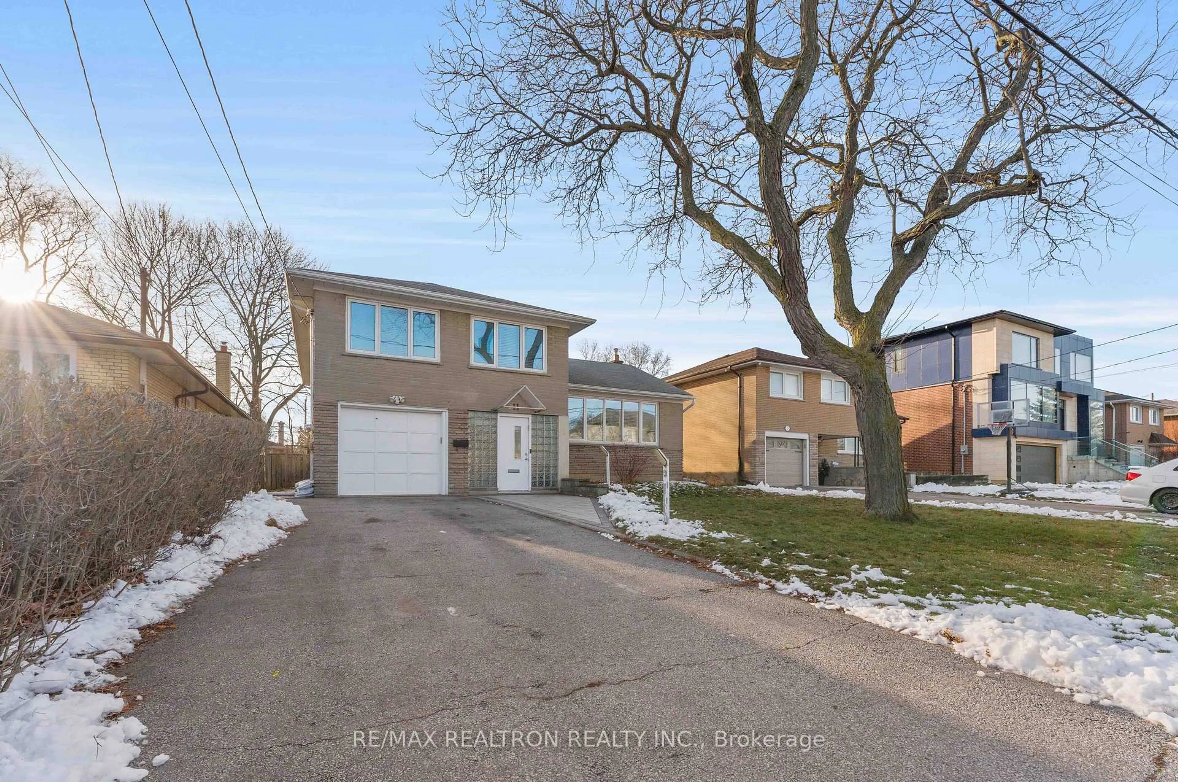 Unknown for 11 Cavotti Cres, Toronto Ontario M3H 4V2