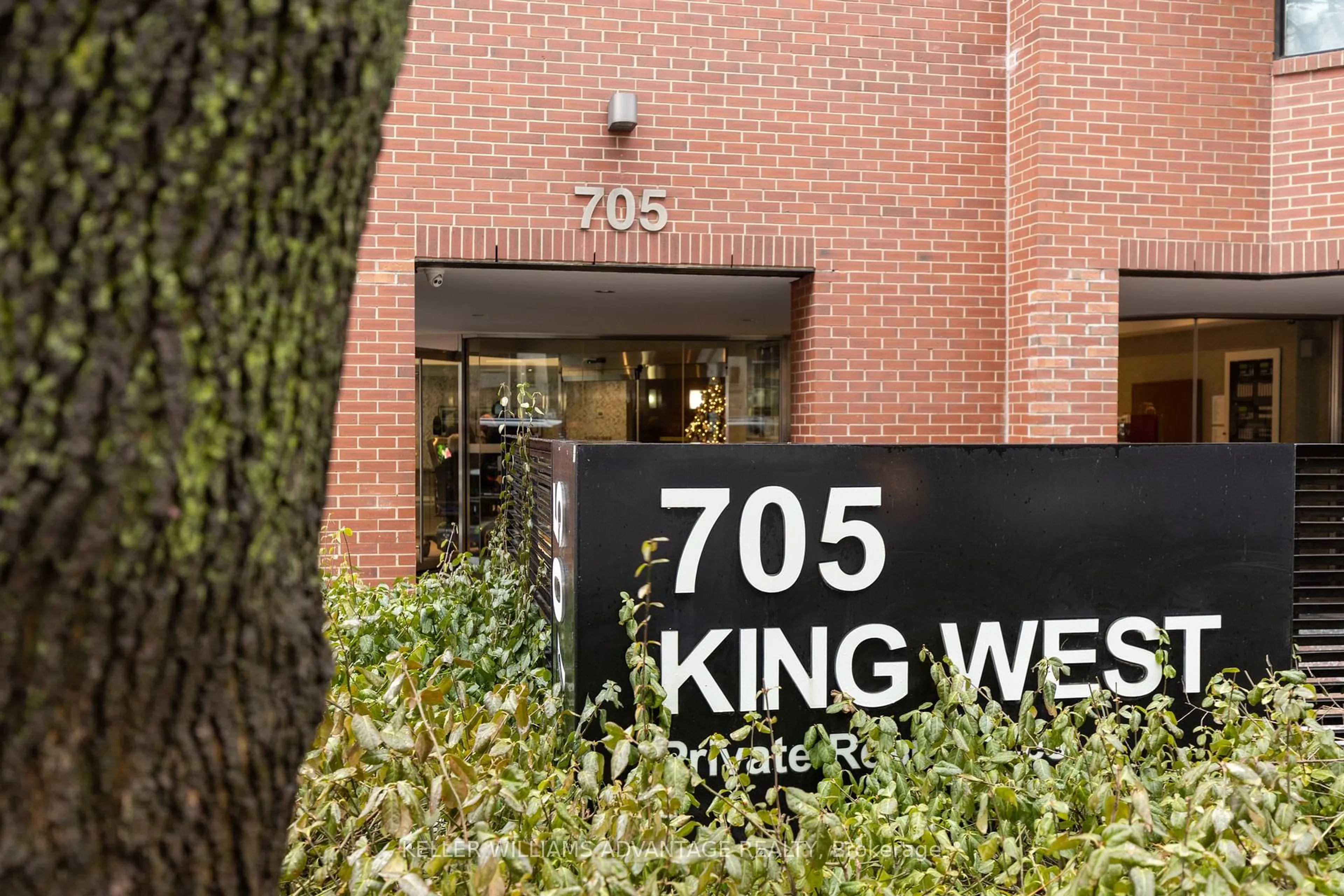 Lobby for 705 King St #1707, Toronto Ontario M5V 2W8