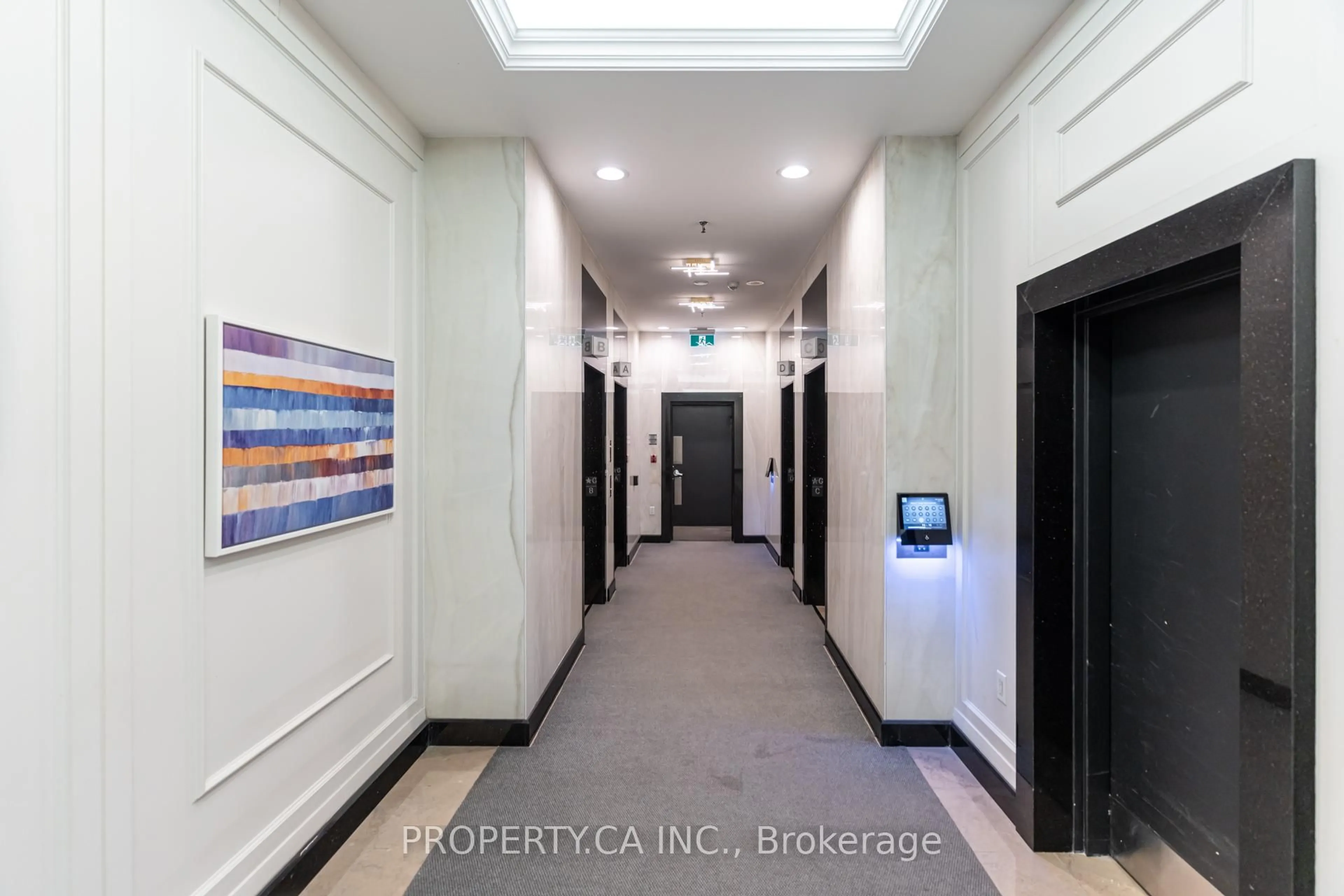 Indoor foyer for 8 Hillcrest Ave #2309, Toronto Ontario M2N 6Y6