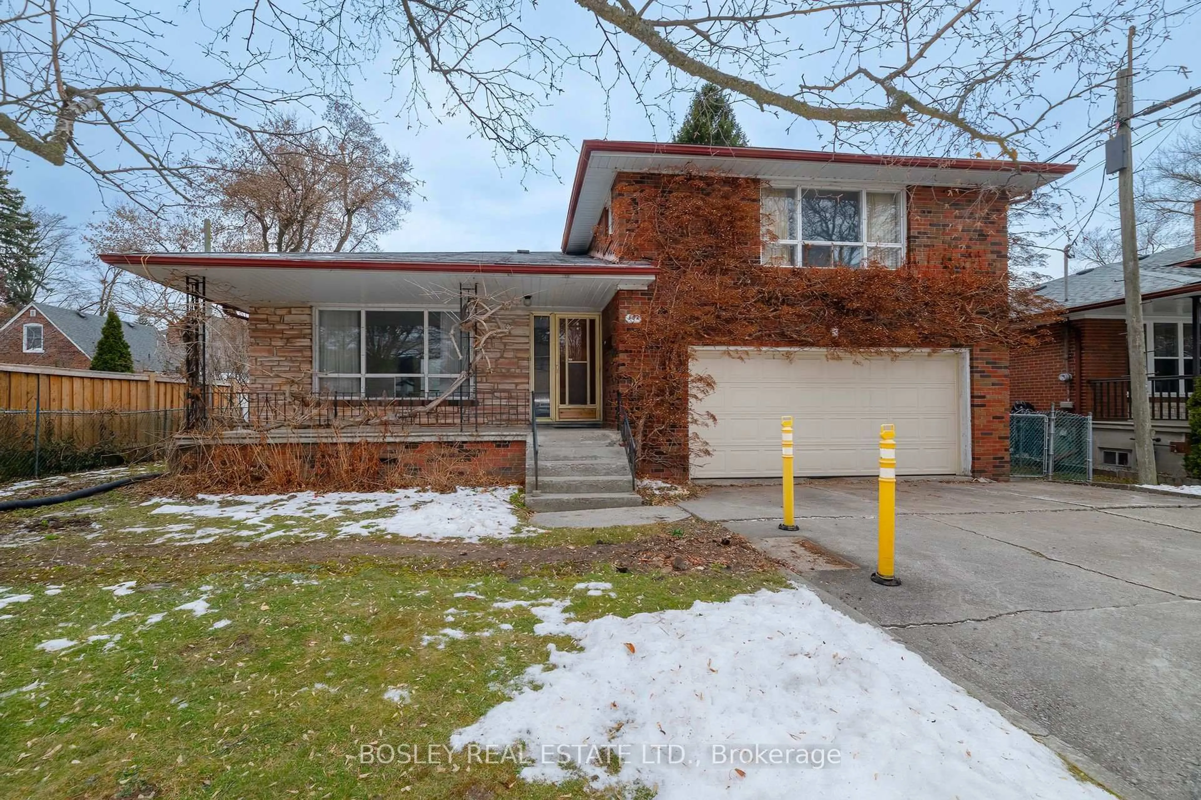 Home with brick exterior material, street for 332 Senlac Rd, Toronto Ontario M2R 1R3