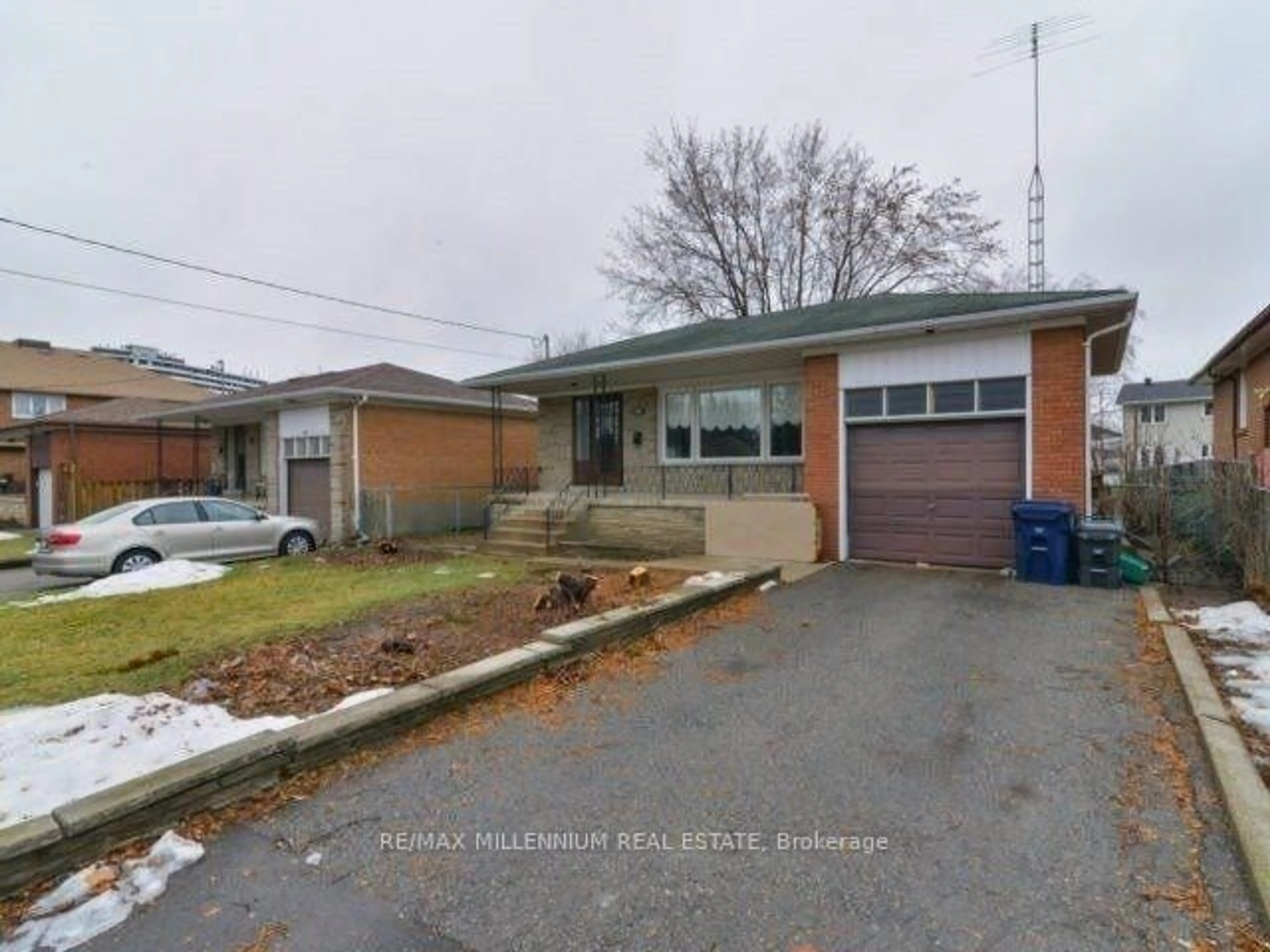 Unknown for 484 Drewry Ave, Toronto Ontario M2R 2K8