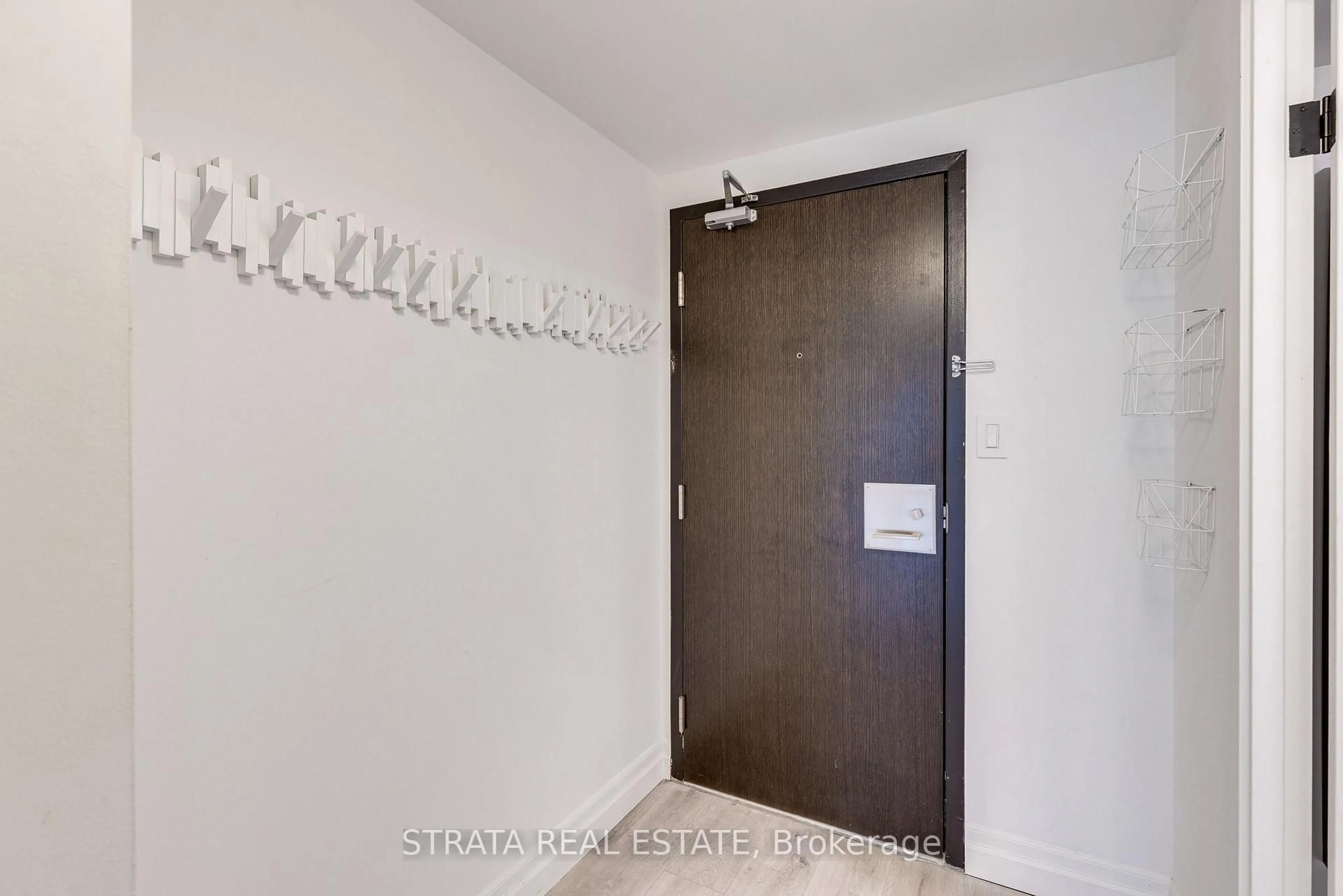 Indoor entryway for 25 The Esplanade #1701, Toronto Ontario M5E 1W5
