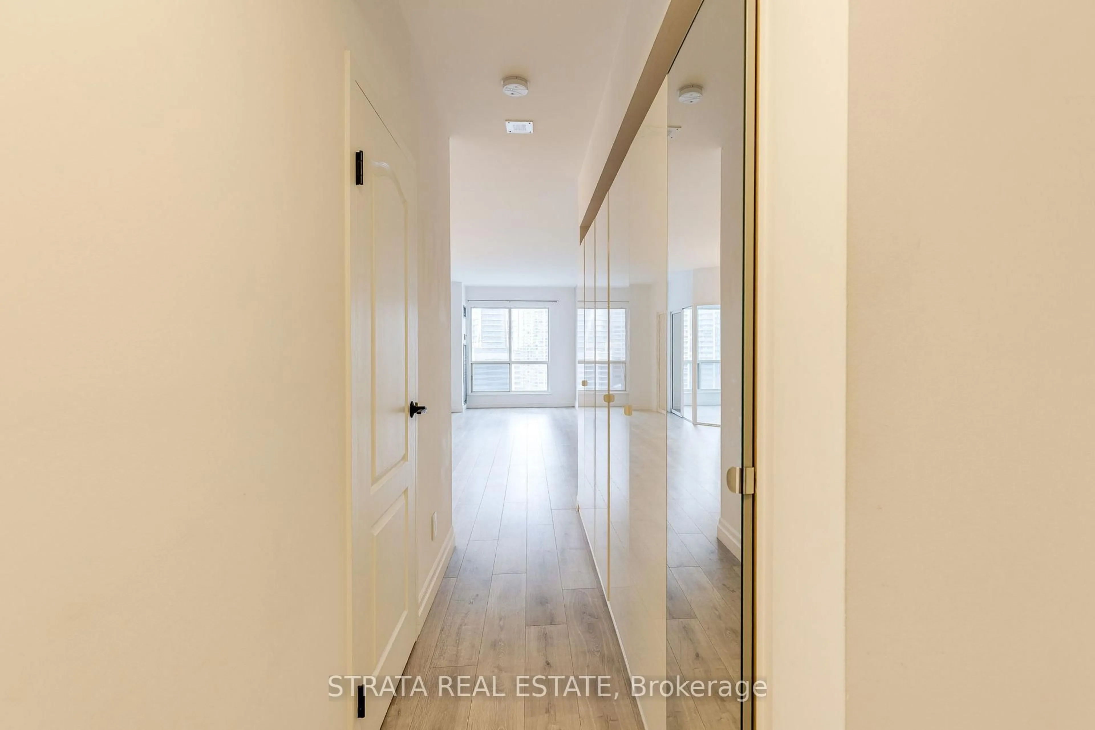 Indoor foyer for 25 The Esplanade #1701, Toronto Ontario M5E 1W5