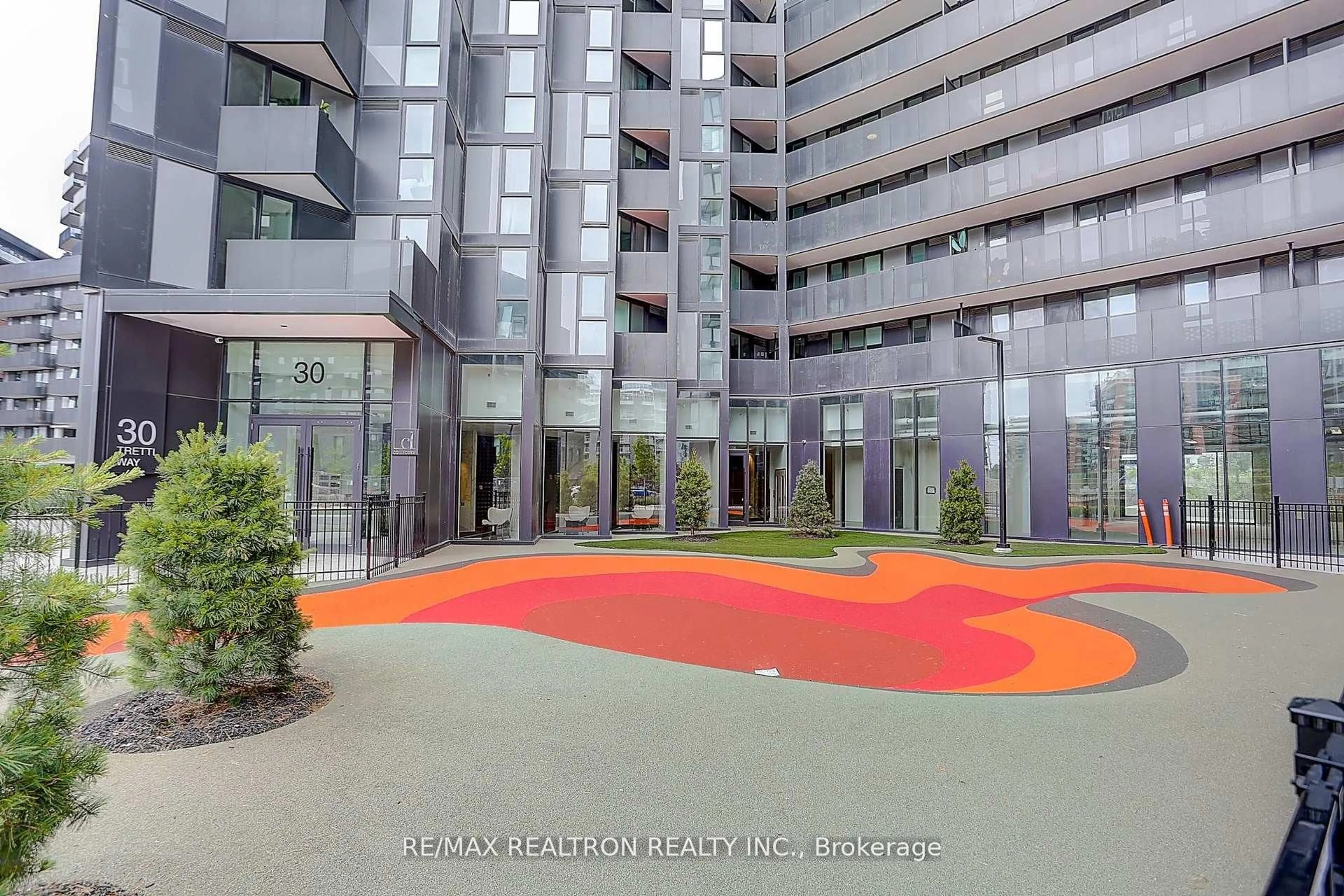 Indoor foyer for 30 Tretti Way #602, Toronto Ontario M3H 0E3