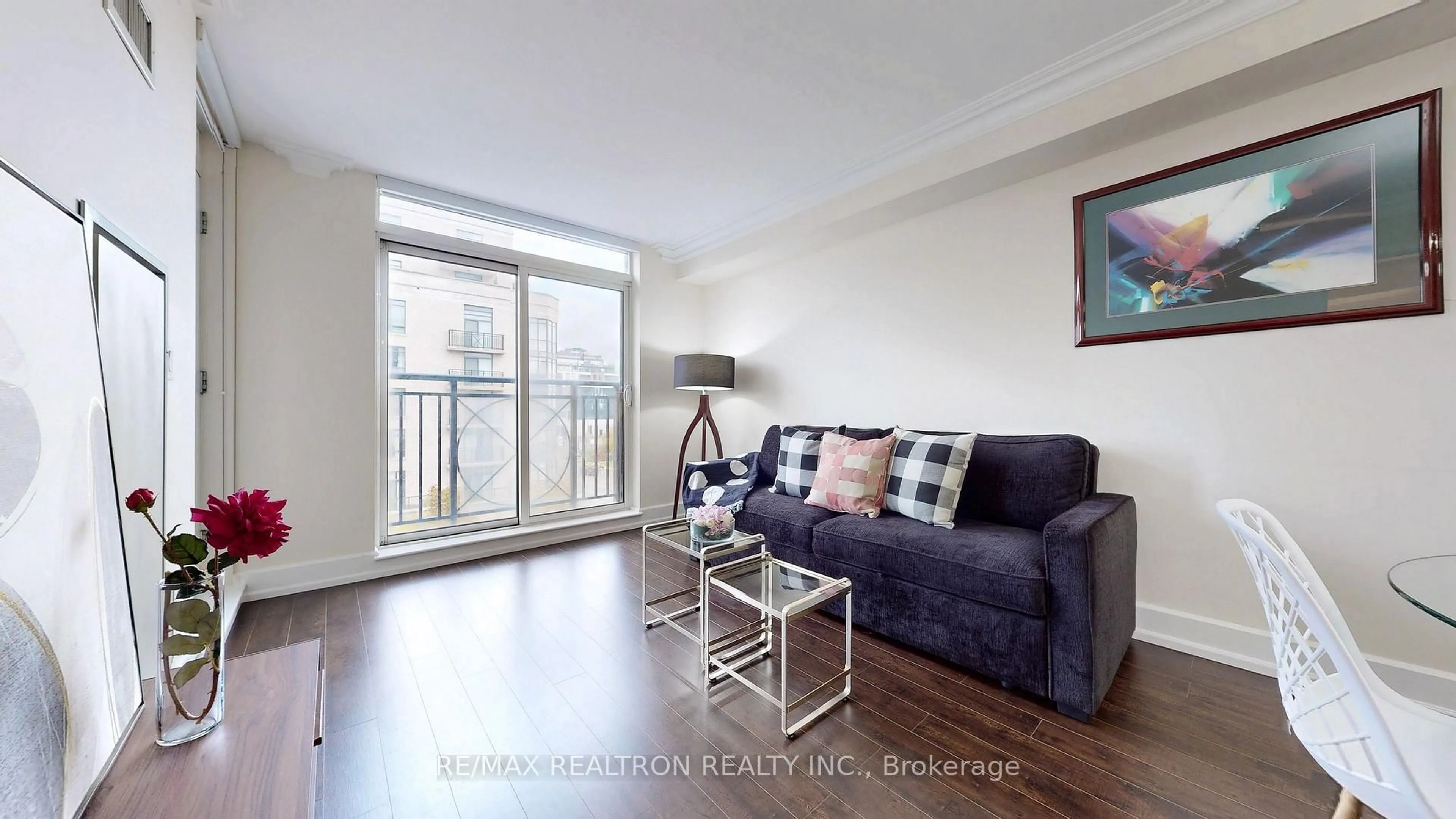 Living room with furniture, wood/laminate floor for 650 Sheppard Ave #412, Toronto Ontario M2K 3E4