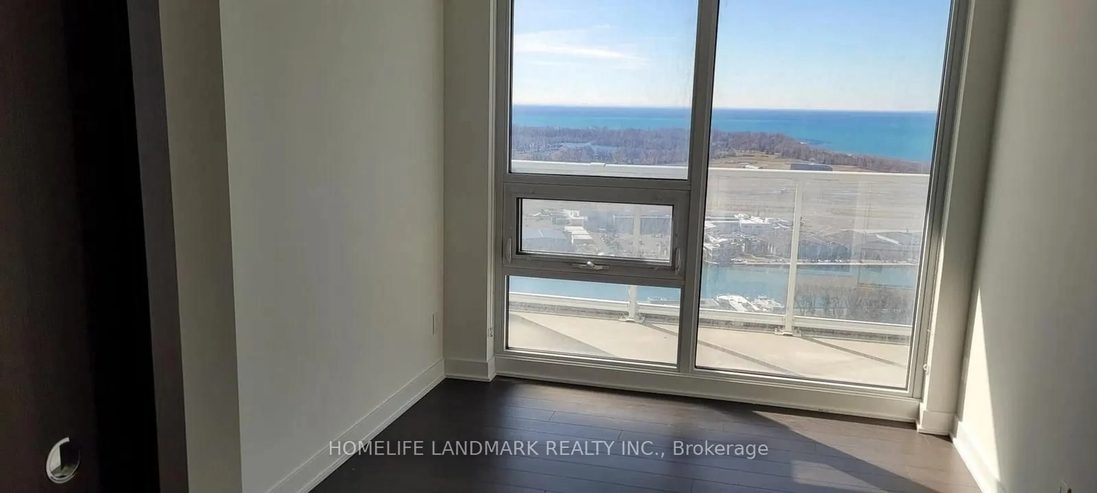 A pic of a room for 17 Bathurst St #4502, Toronto Ontario M5V 0N1