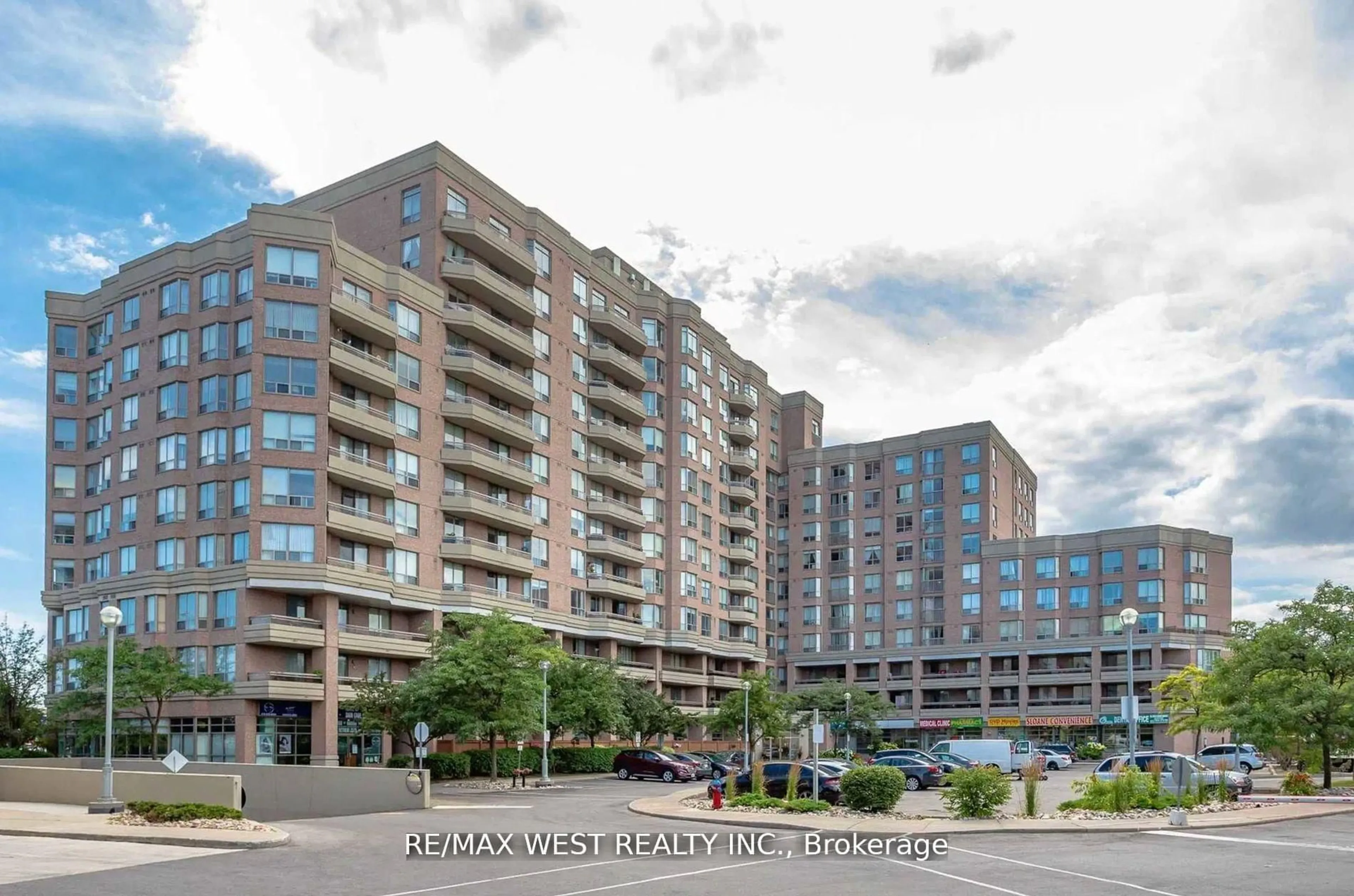 Unknown for 1700 Eglinton Ave #PH7, Toronto Ontario M4A 2Z4