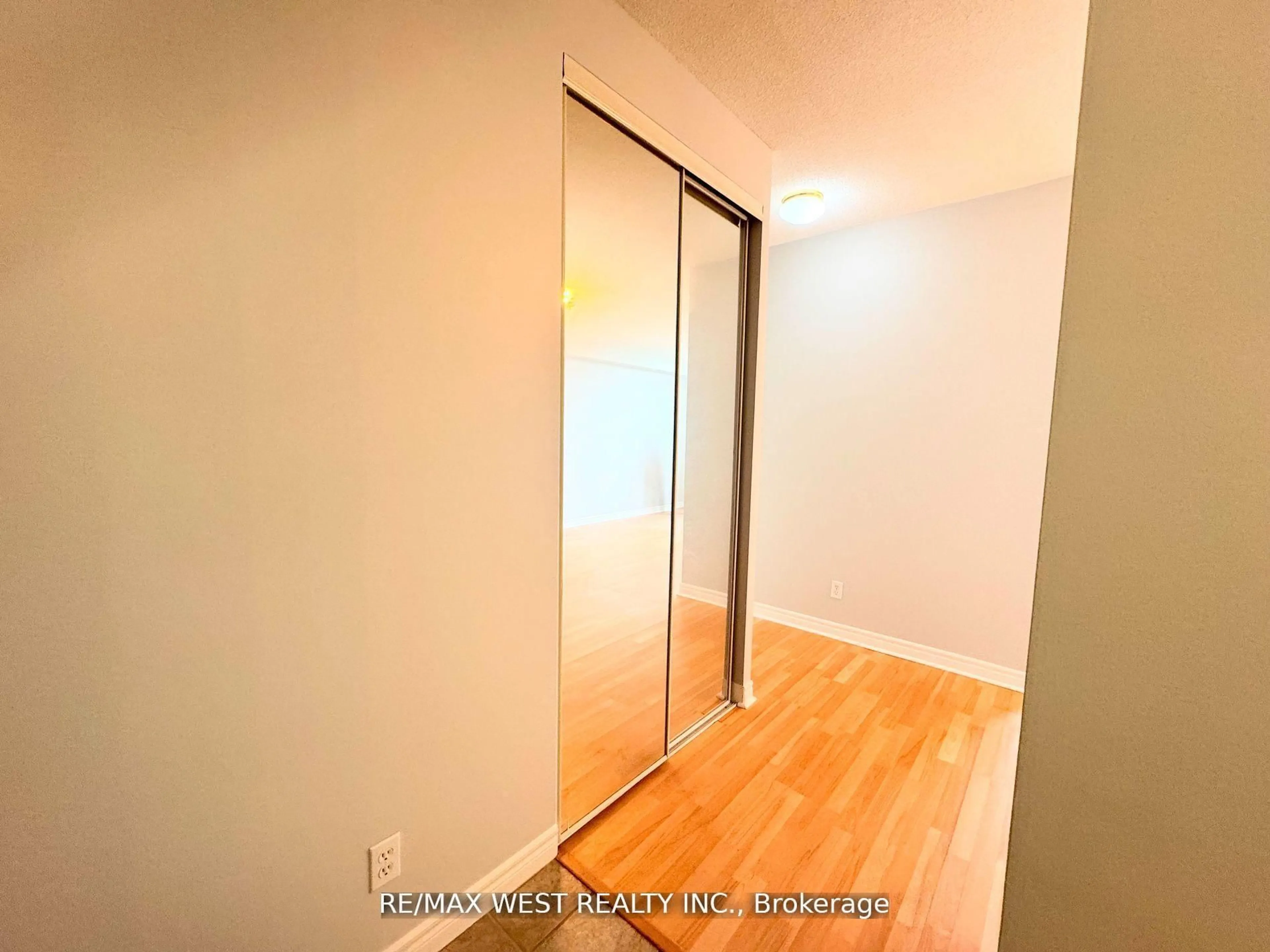 A pic of a room for 1700 Eglinton Ave #PH7, Toronto Ontario M4A 2Z4
