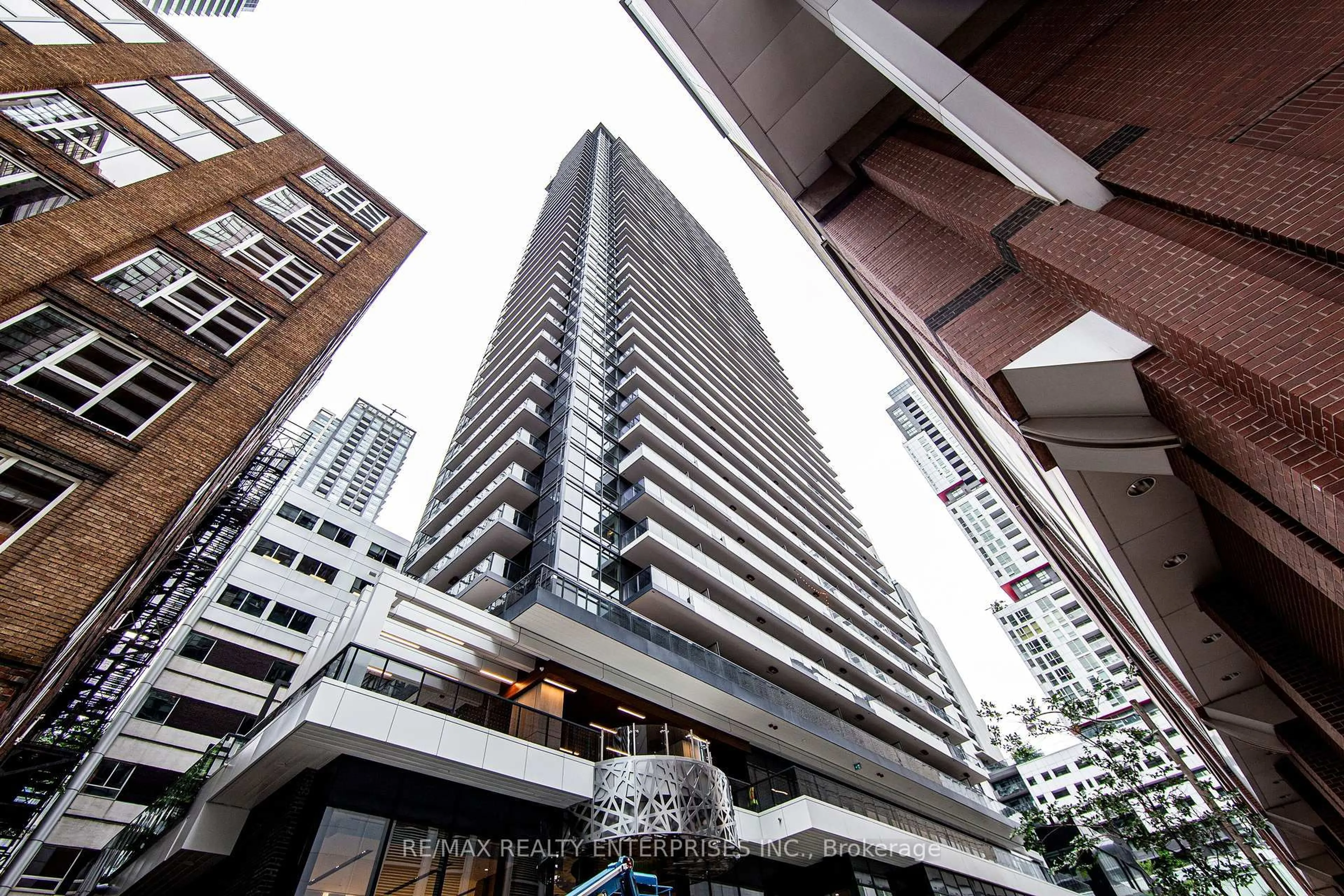 Indoor foyer for 38 Widmer St #1901, Toronto Ontario M5V 2E9