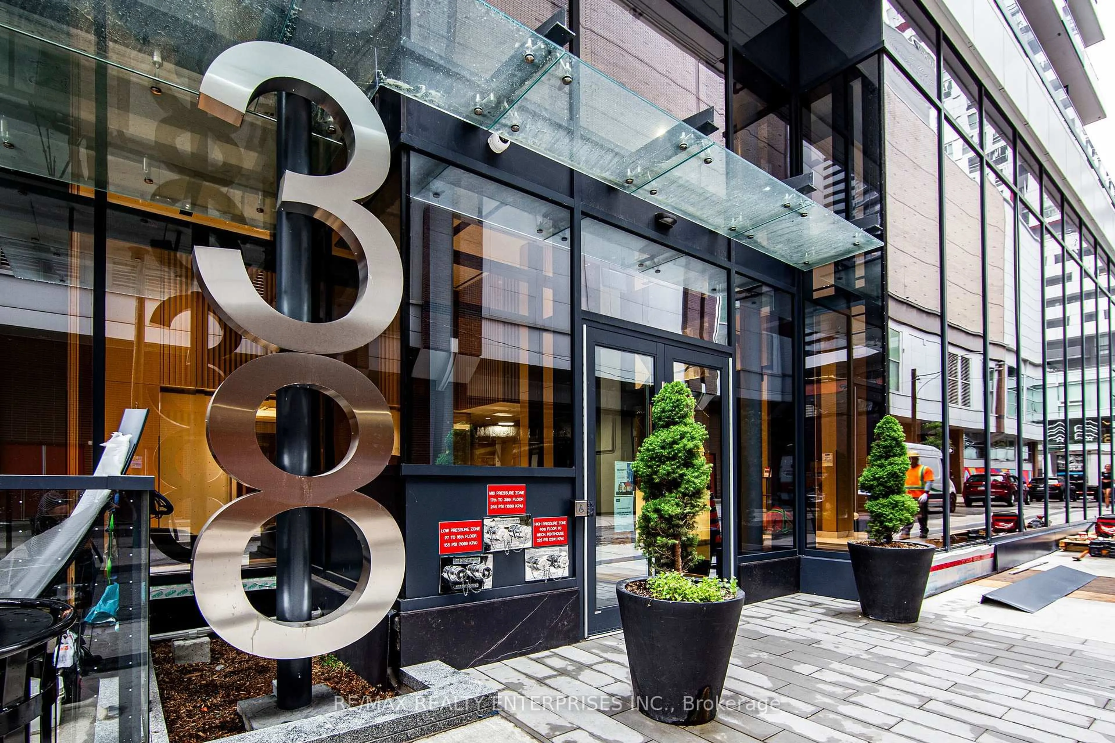 Unknown for 38 Widmer St #1901, Toronto Ontario M5V 2E9