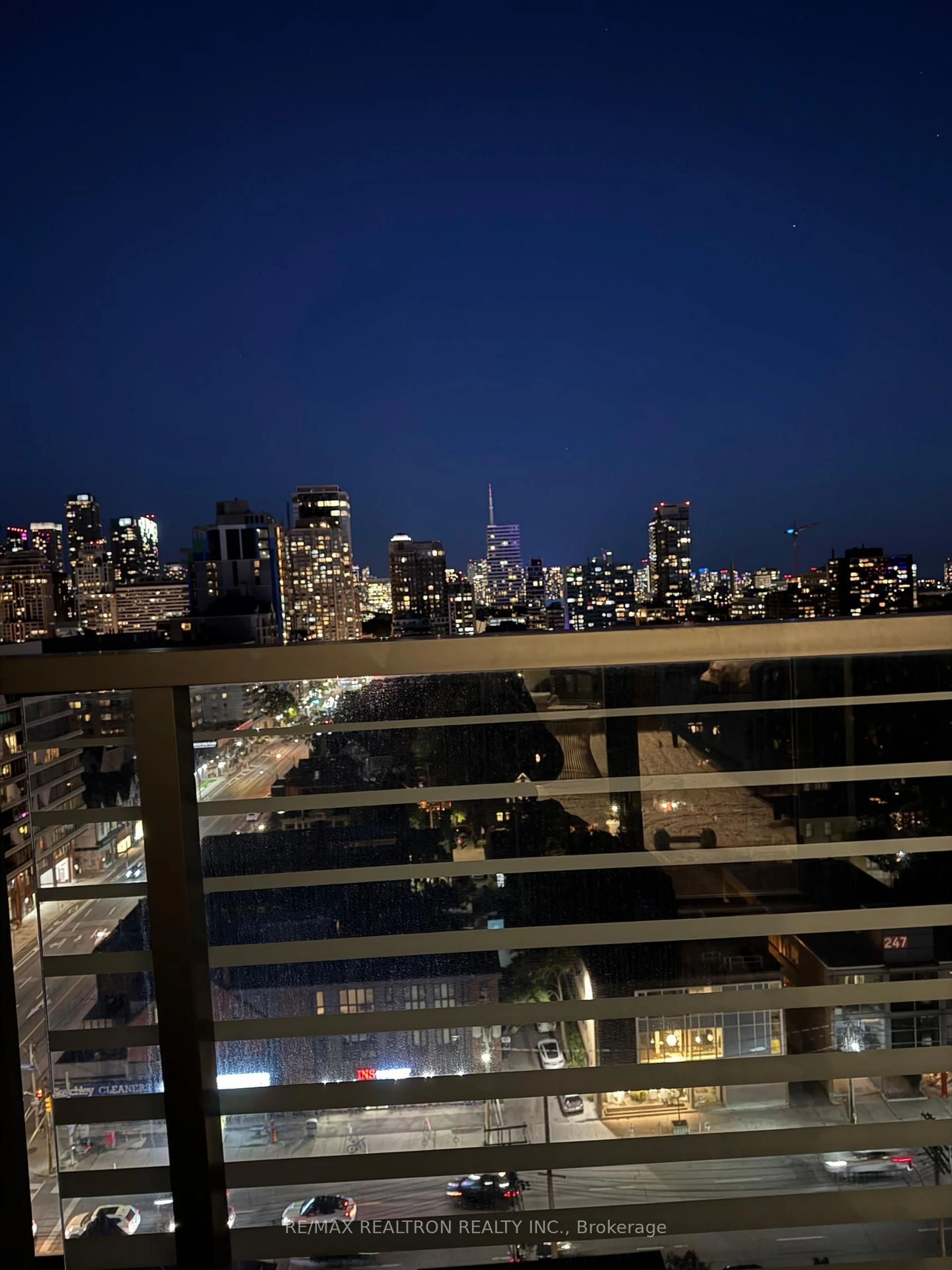 A pic of a room for 170 Avenue Rd #1502, Toronto Ontario M5R 0A4