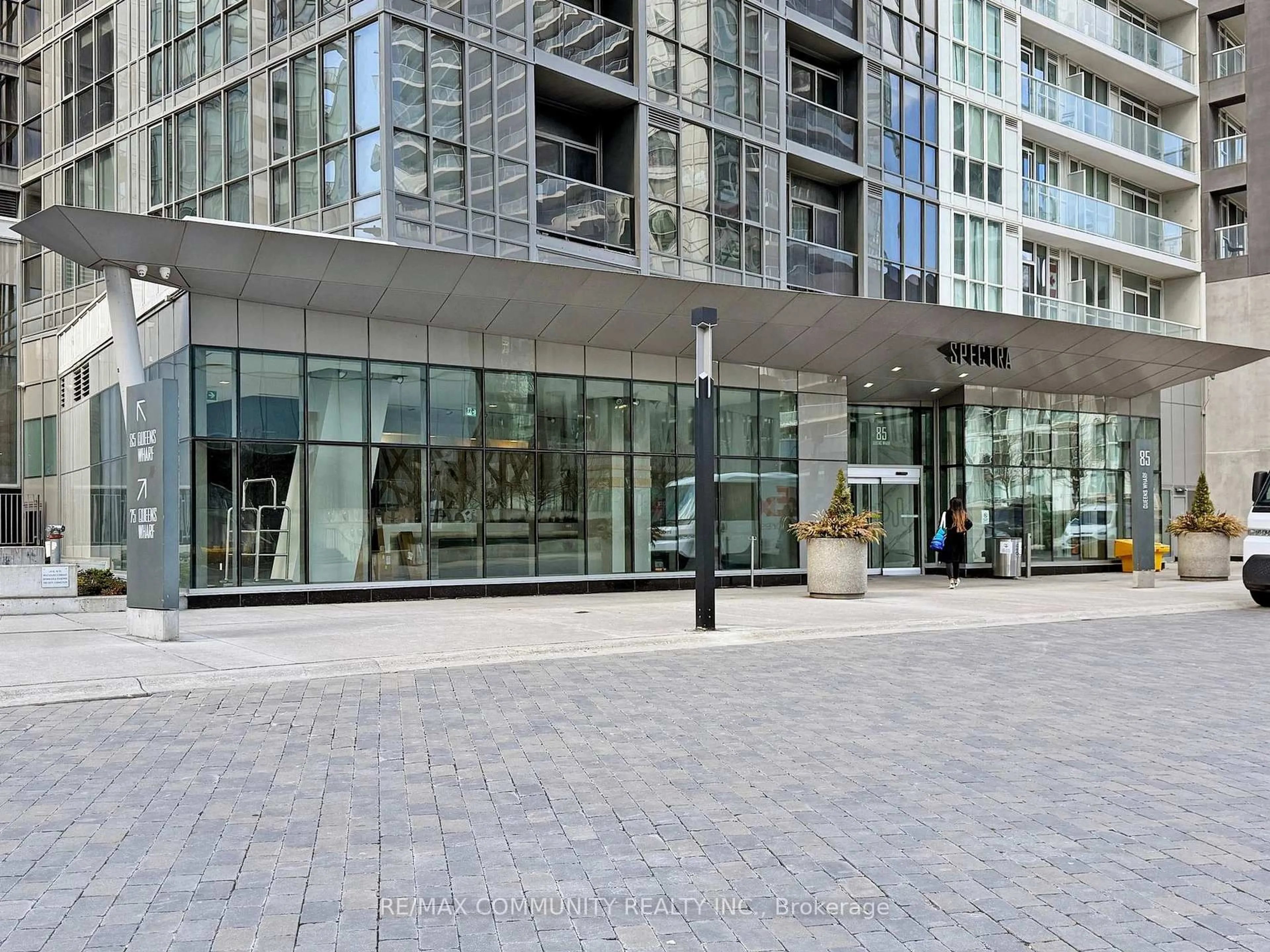 Indoor foyer for 85 Queens Wharf Rd #2210, Toronto Ontario M5V 0J9