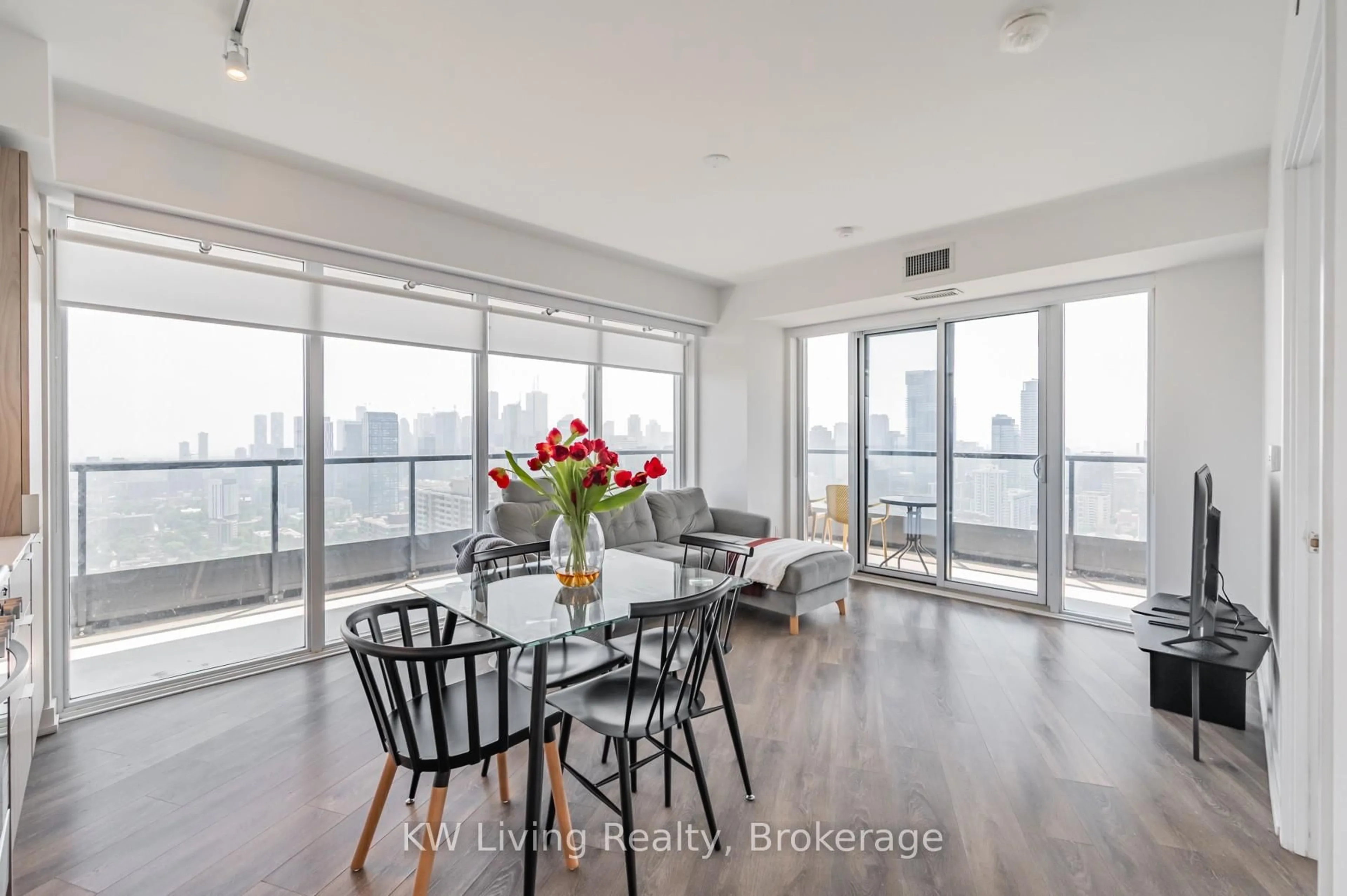 Dining room, wood/laminate floor for 159 Wellesley St #3307, Toronto Ontario M4Y 0H5