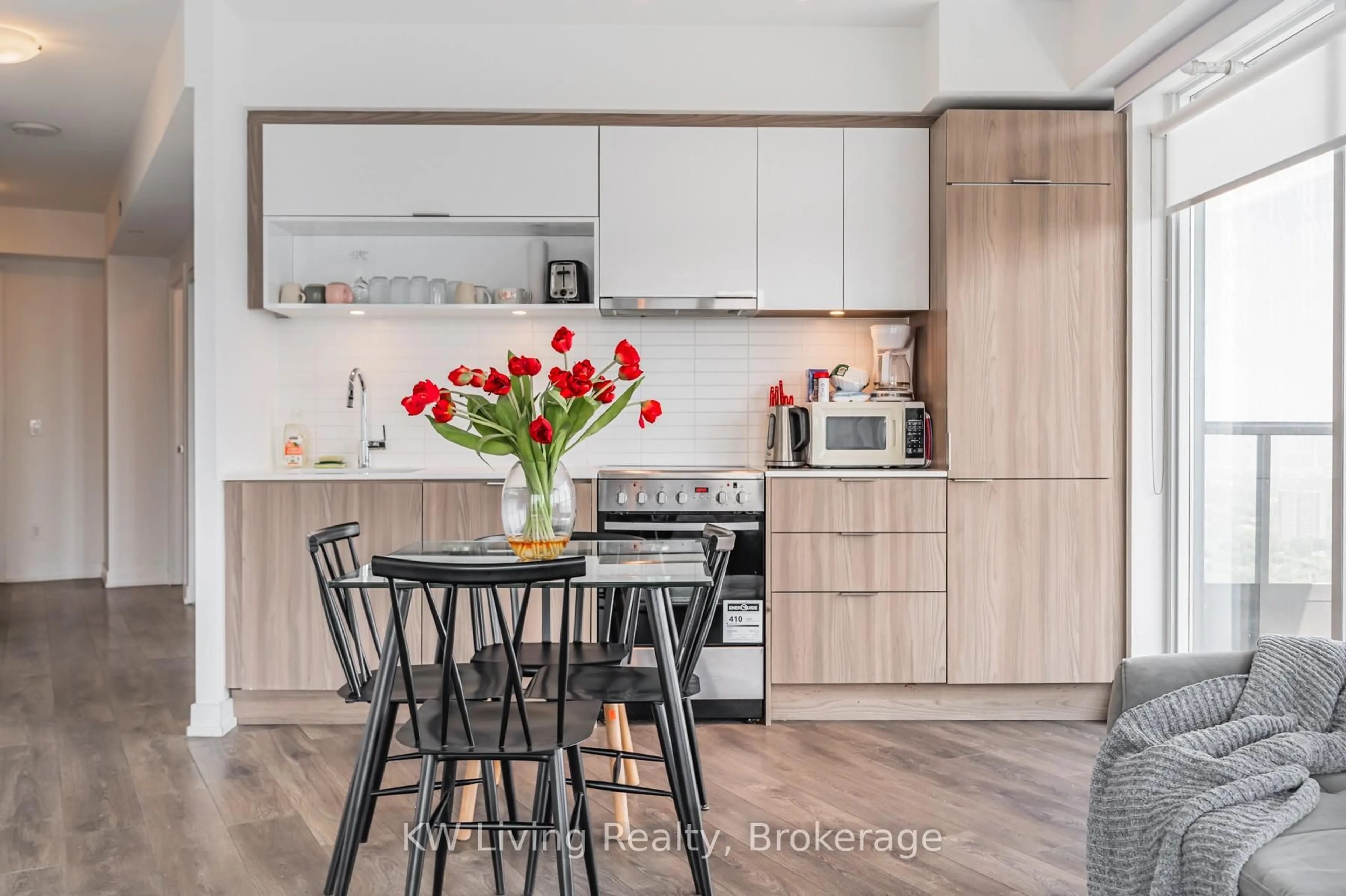 Open concept kitchen, wood/laminate floor for 159 Wellesley St #3307, Toronto Ontario M4Y 0H5