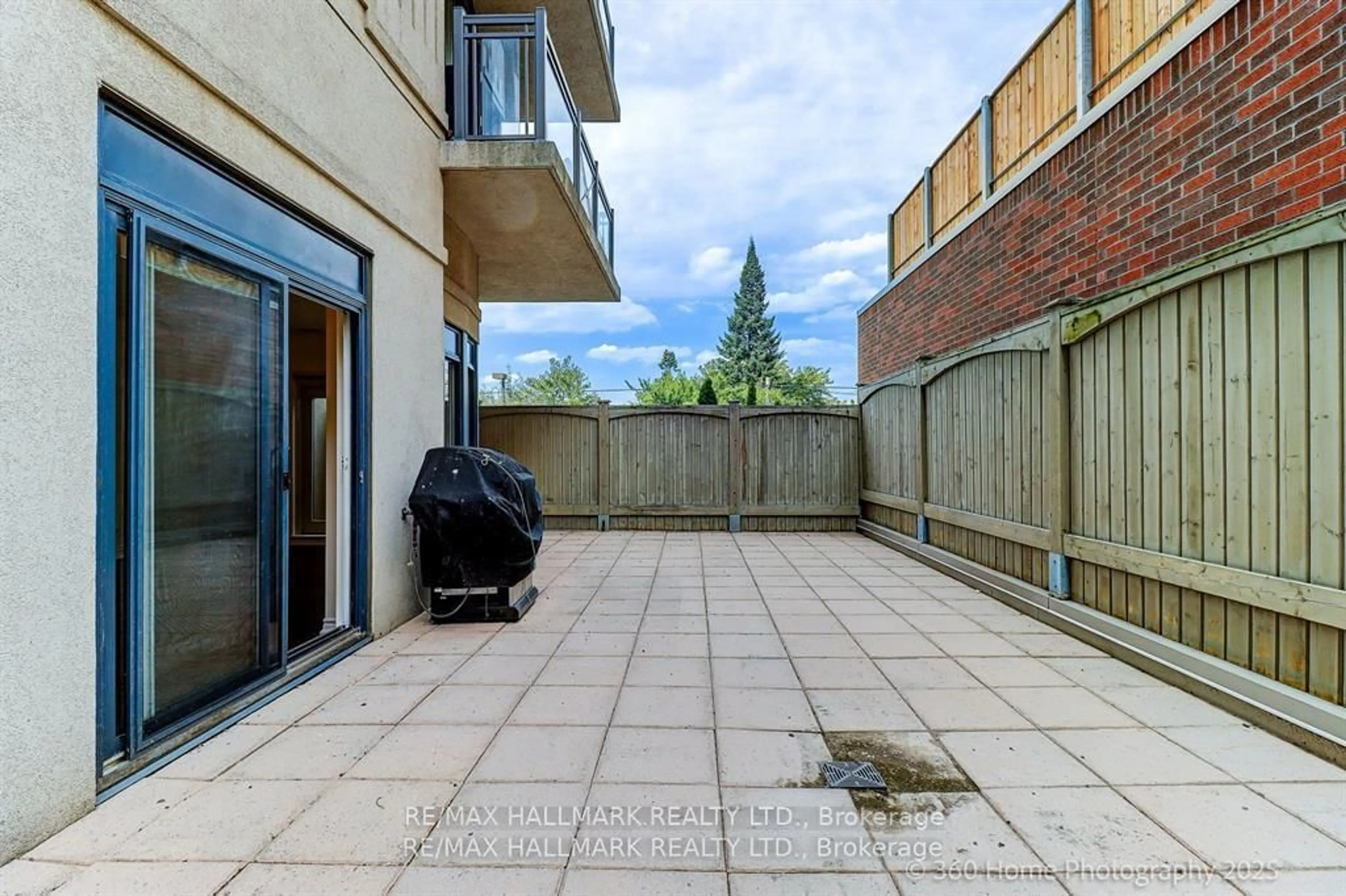 A pic from outside/outdoor area/front of a property/back of a property/a pic from drone, street for 872 Sheppard Ave #105, Toronto Ontario M3H 5V5