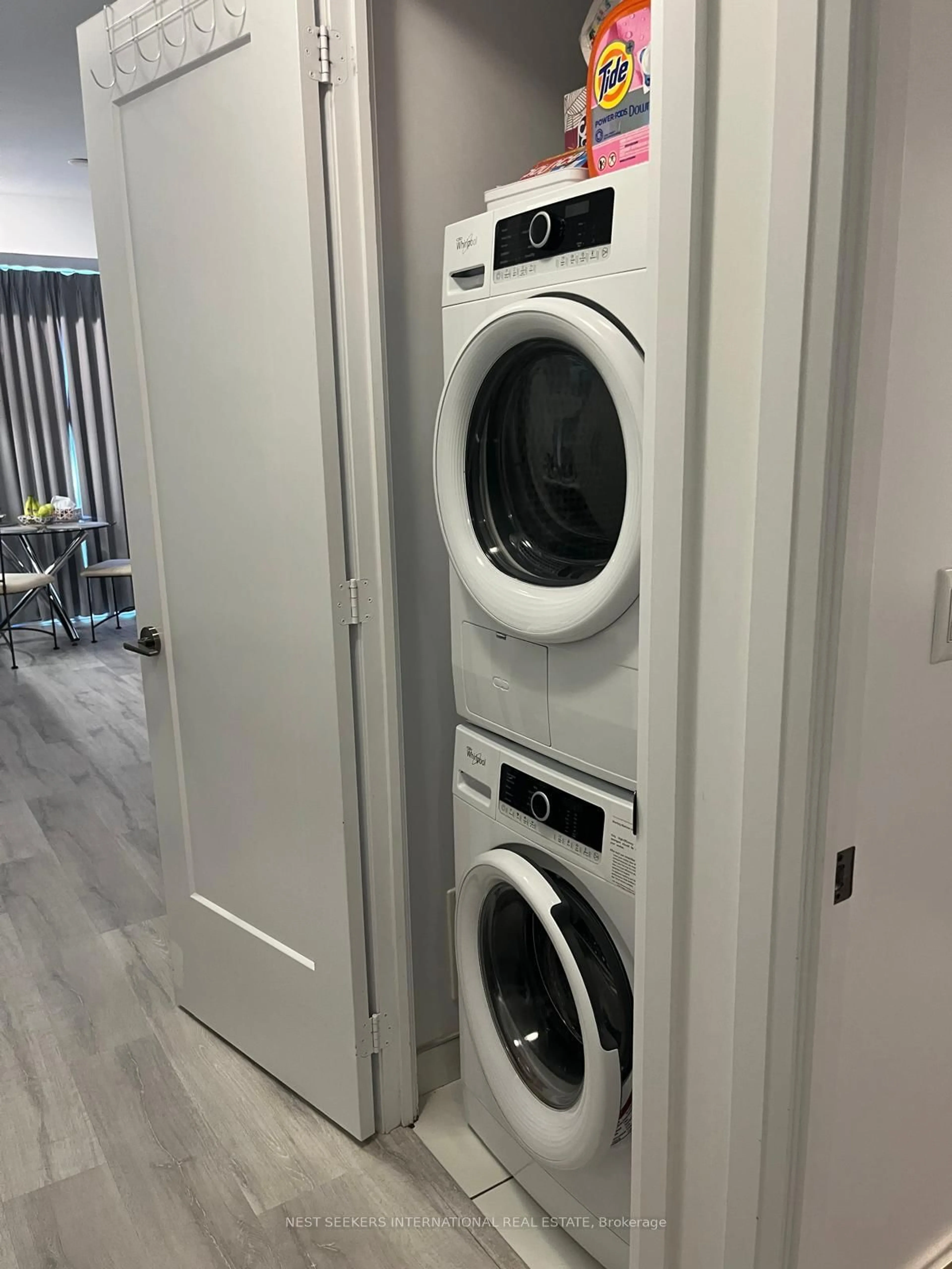 Laundry room for 101 Erskine Ave #1606, Toronto Ontario M4P 1Y5