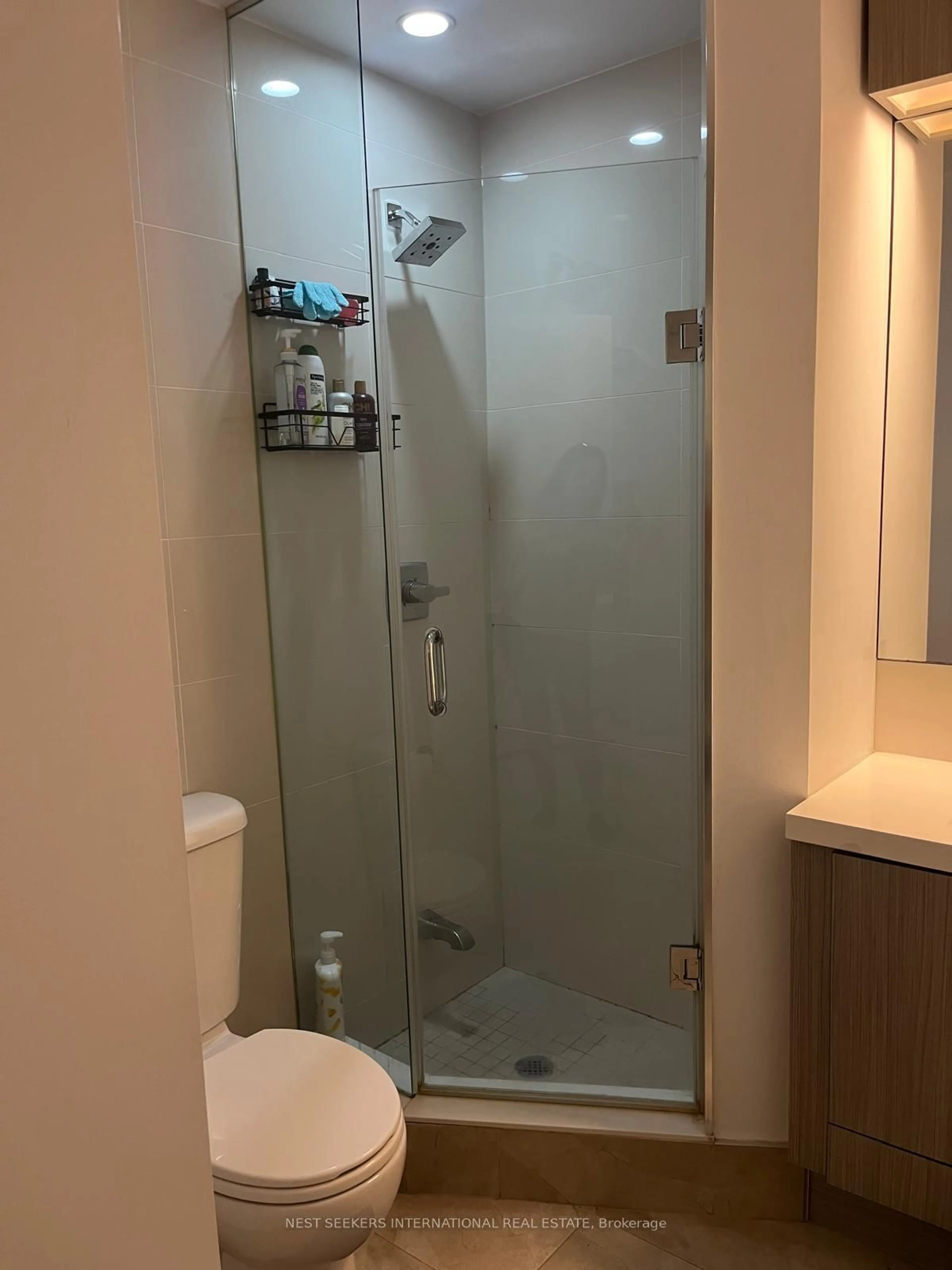 Standard bathroom, floor is not visible for 101 Erskine Ave #1606, Toronto Ontario M4P 1Y5