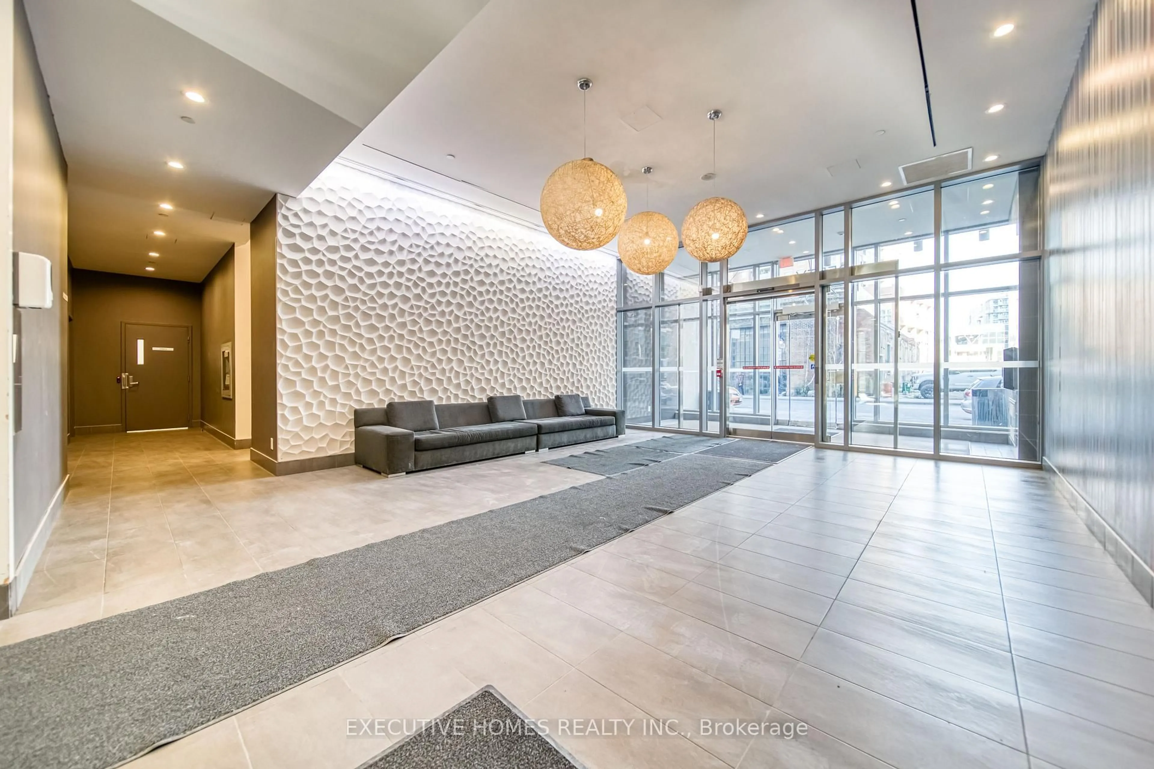 Indoor foyer for 150 East Liberty St #706, Toronto Ontario M6K 3R5