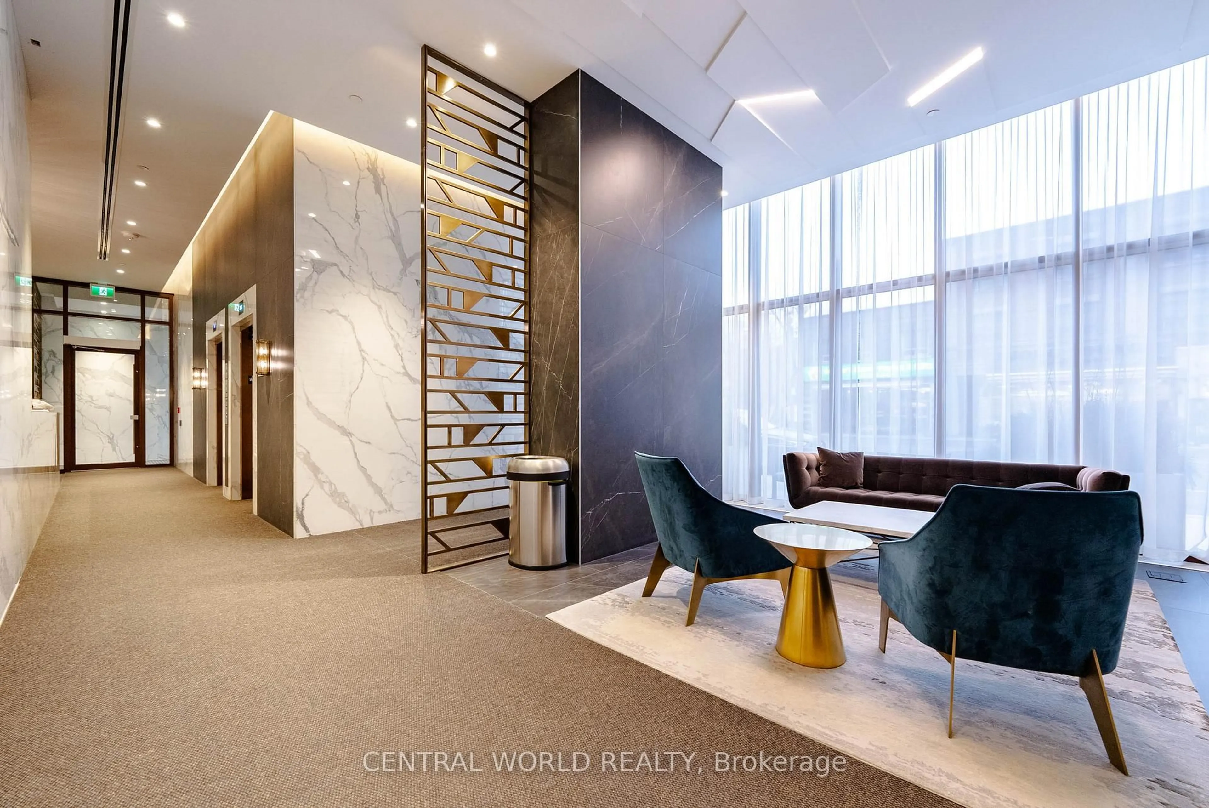 Indoor foyer for 151 Avenue Rd #305, Toronto Ontario M5R 0B8