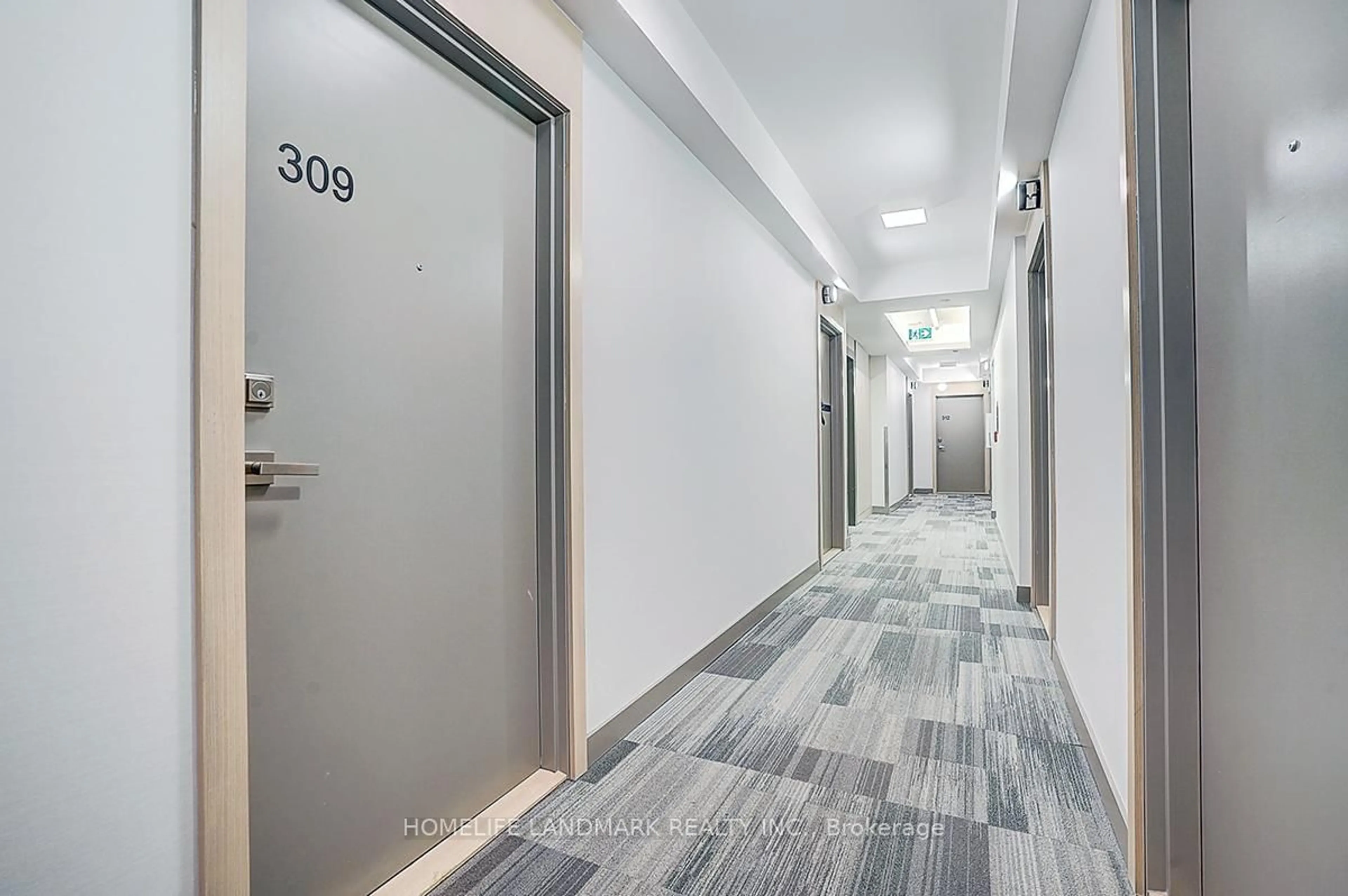 Indoor foyer for 188 Fairview Mall Dr #309, Toronto Ontario M2J 4T1