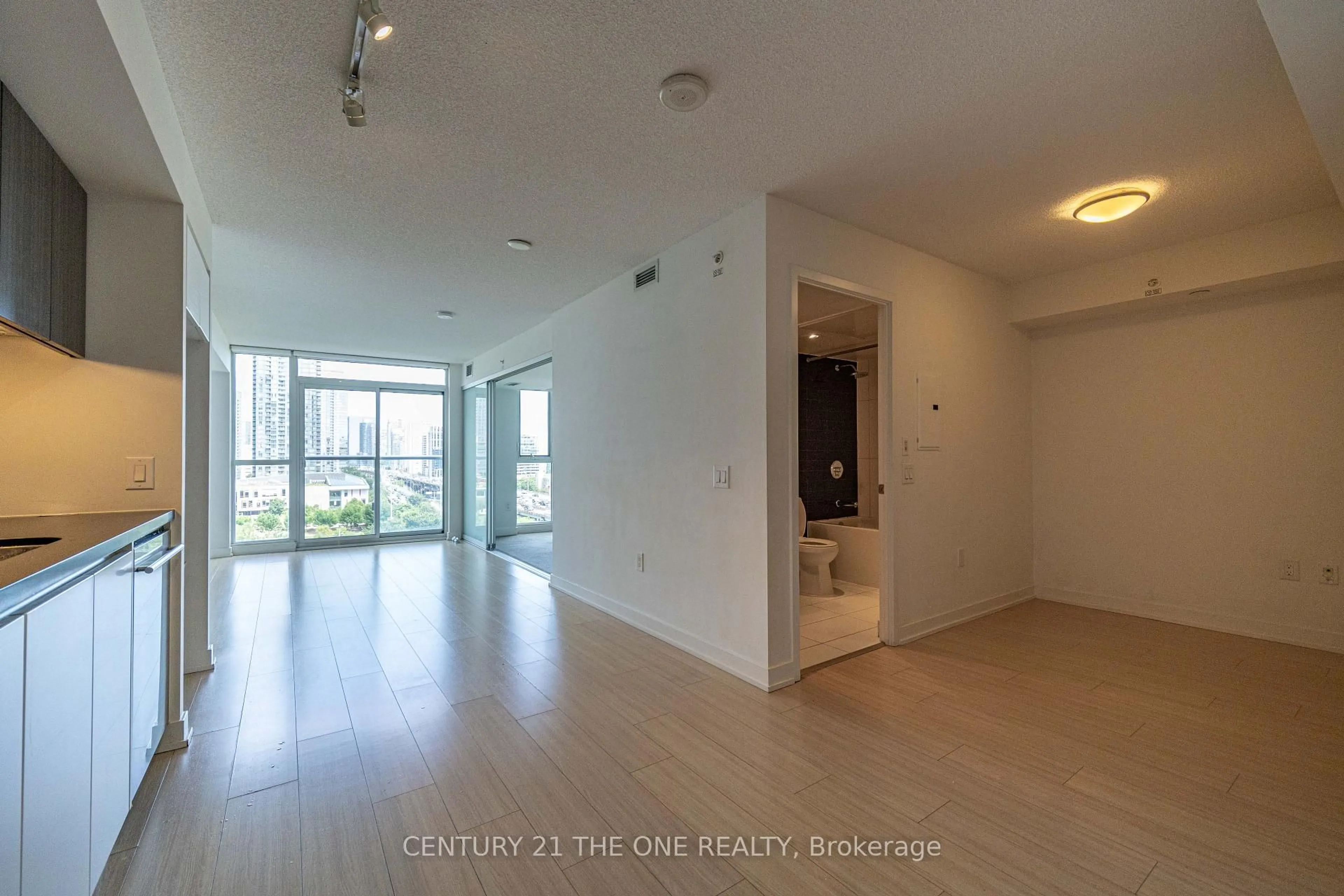 Indoor foyer for 75 Queens Wharf Rd #1003, Toronto Ontario M5V 0J8