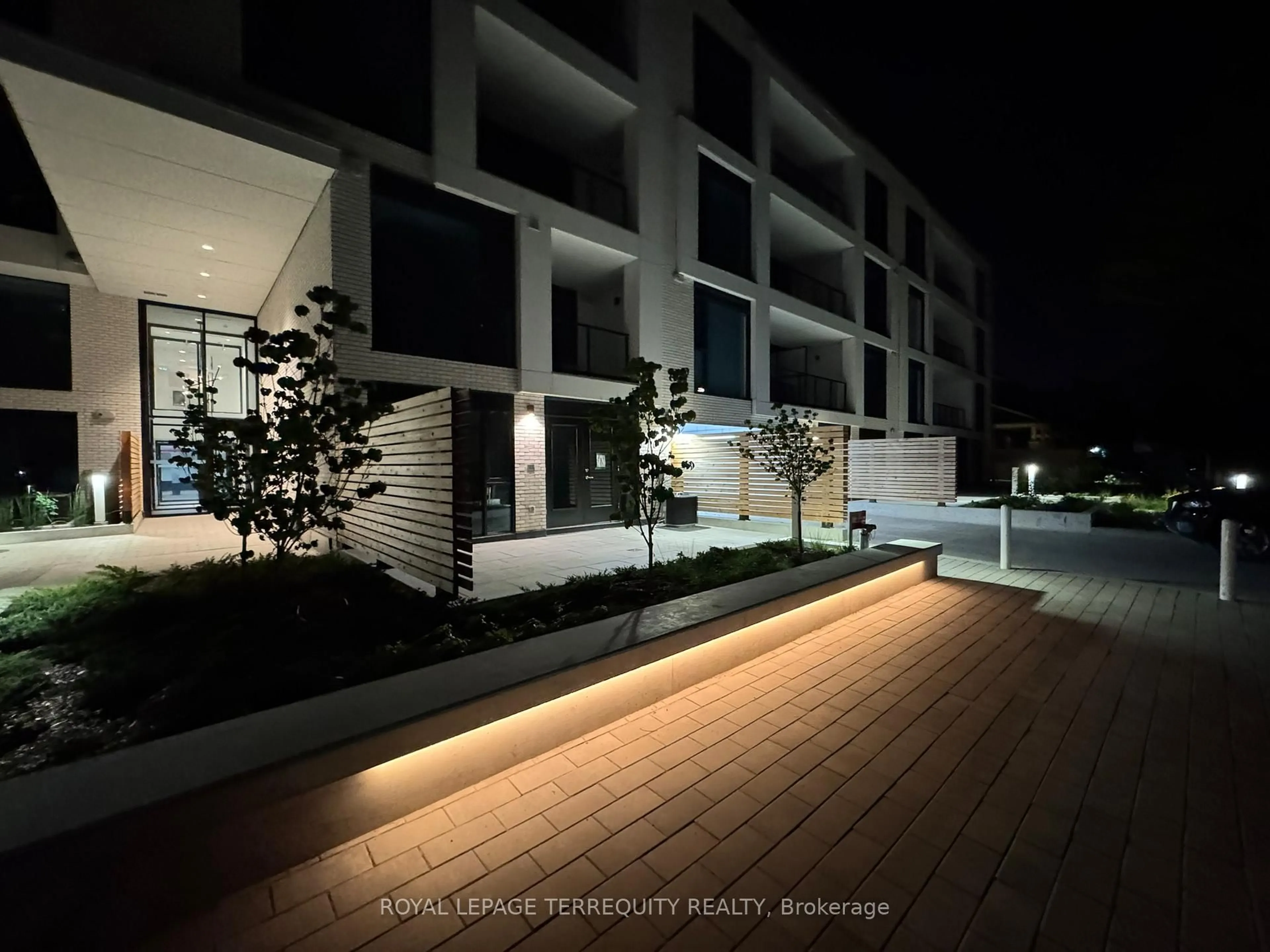 Unknown for 200 Keewatin Ave #301, Toronto Ontario M4P 0G4