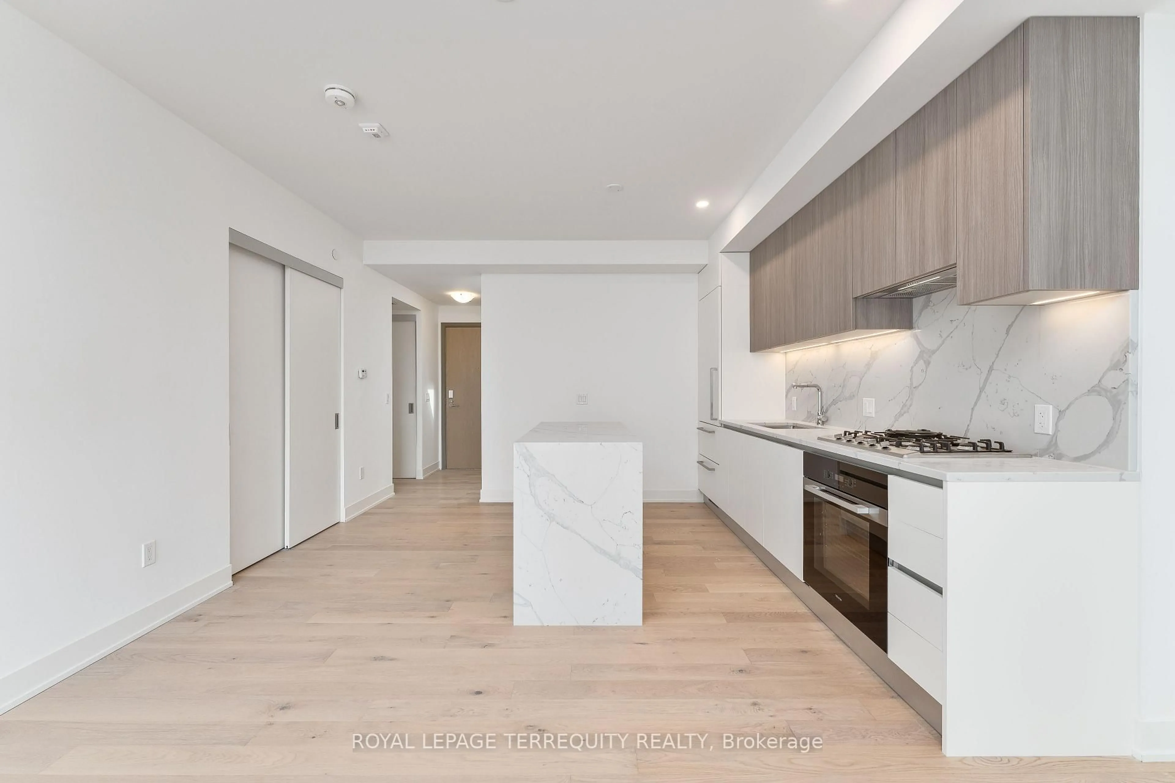 Open concept kitchen, wood/laminate floor for 200 Keewatin Ave #PH05, Toronto Ontario M4P 0G4
