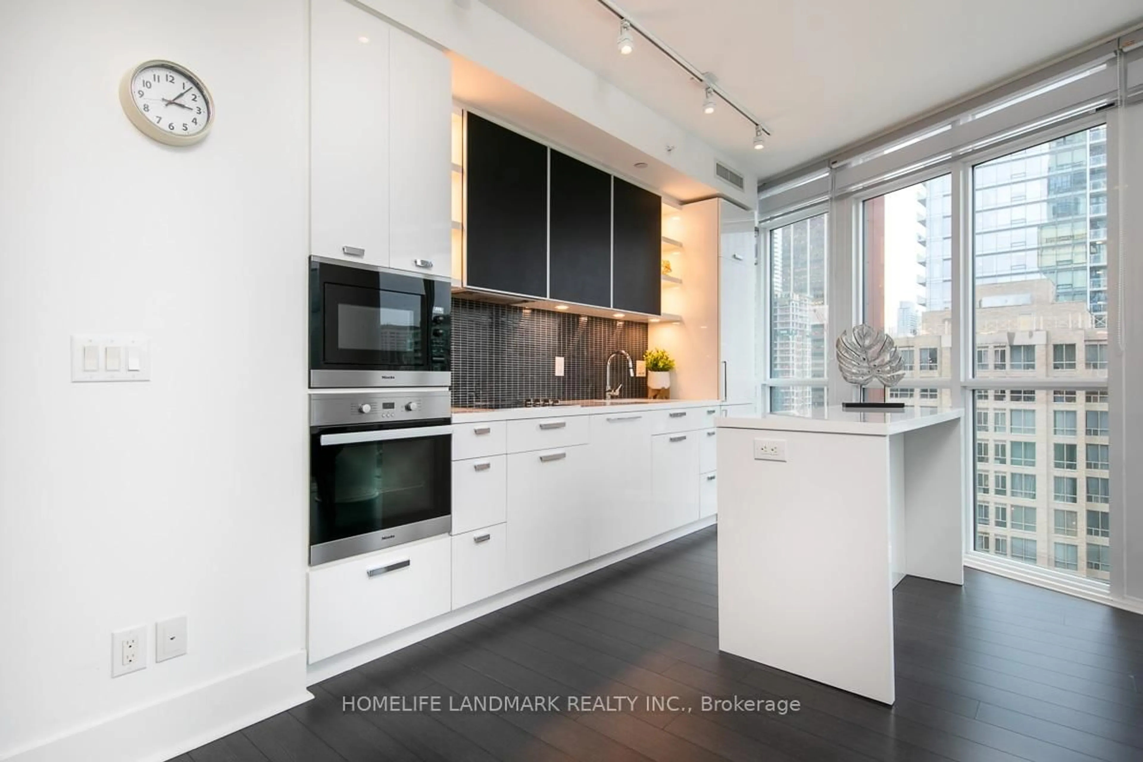 Contemporary kitchen, unknown for 32 Davenport Rd #1308, Toronto Ontario M5R 0B5