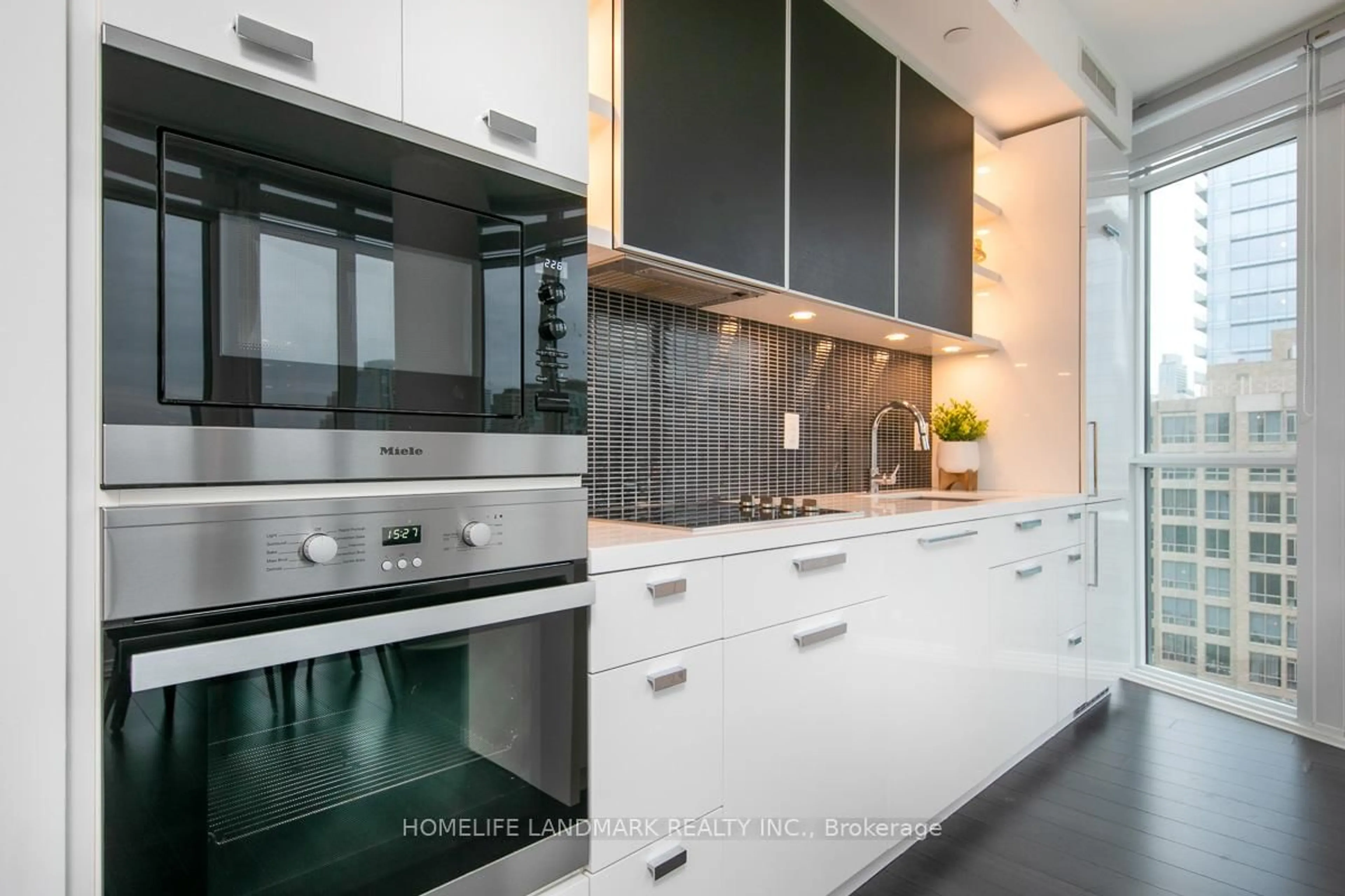 Contemporary kitchen, ceramic/tile floor for 32 Davenport Rd #1308, Toronto Ontario M5R 0B5