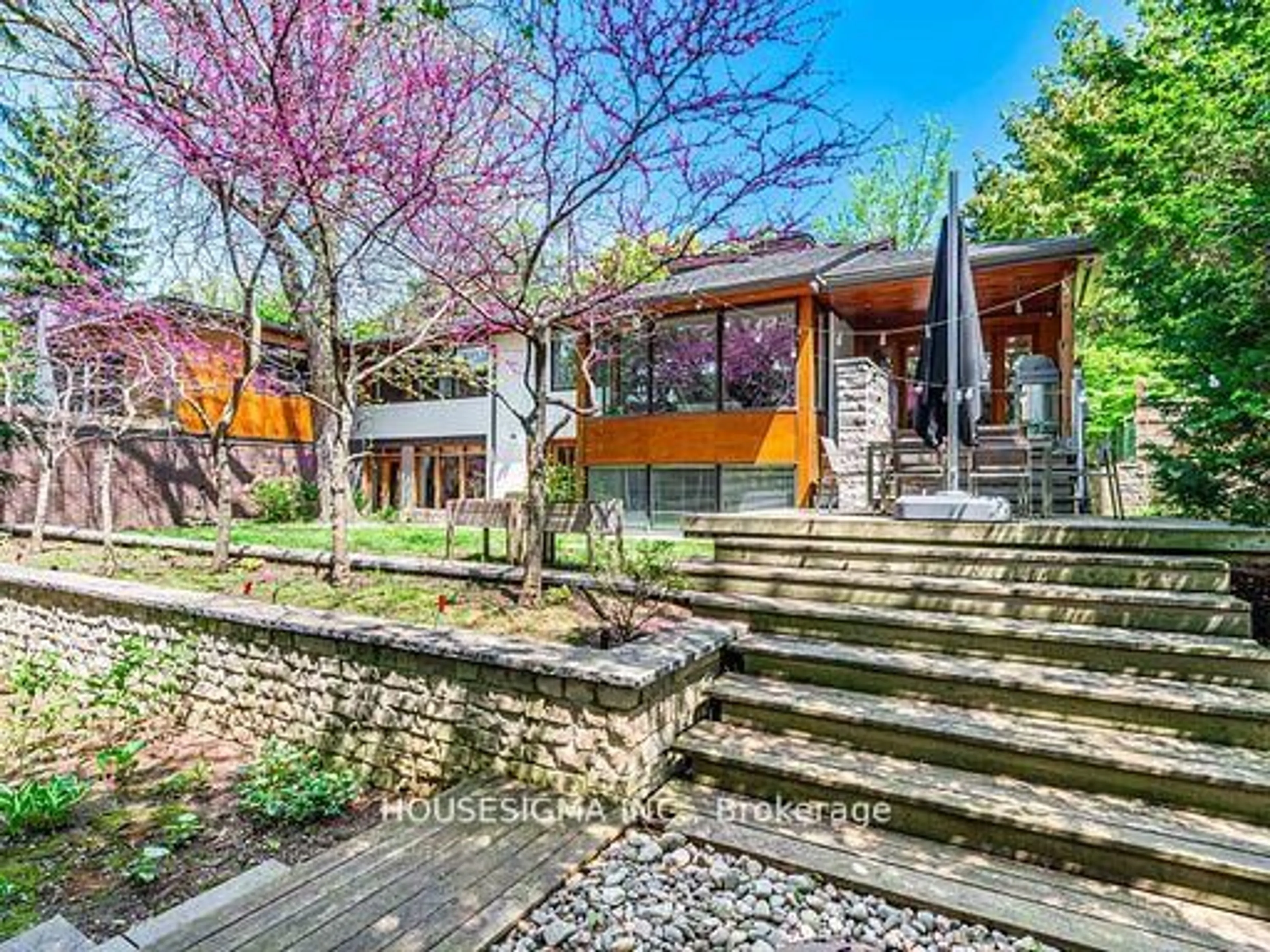 Unknown for 94 Laurentide Dr, Toronto Ontario M3A 3E5