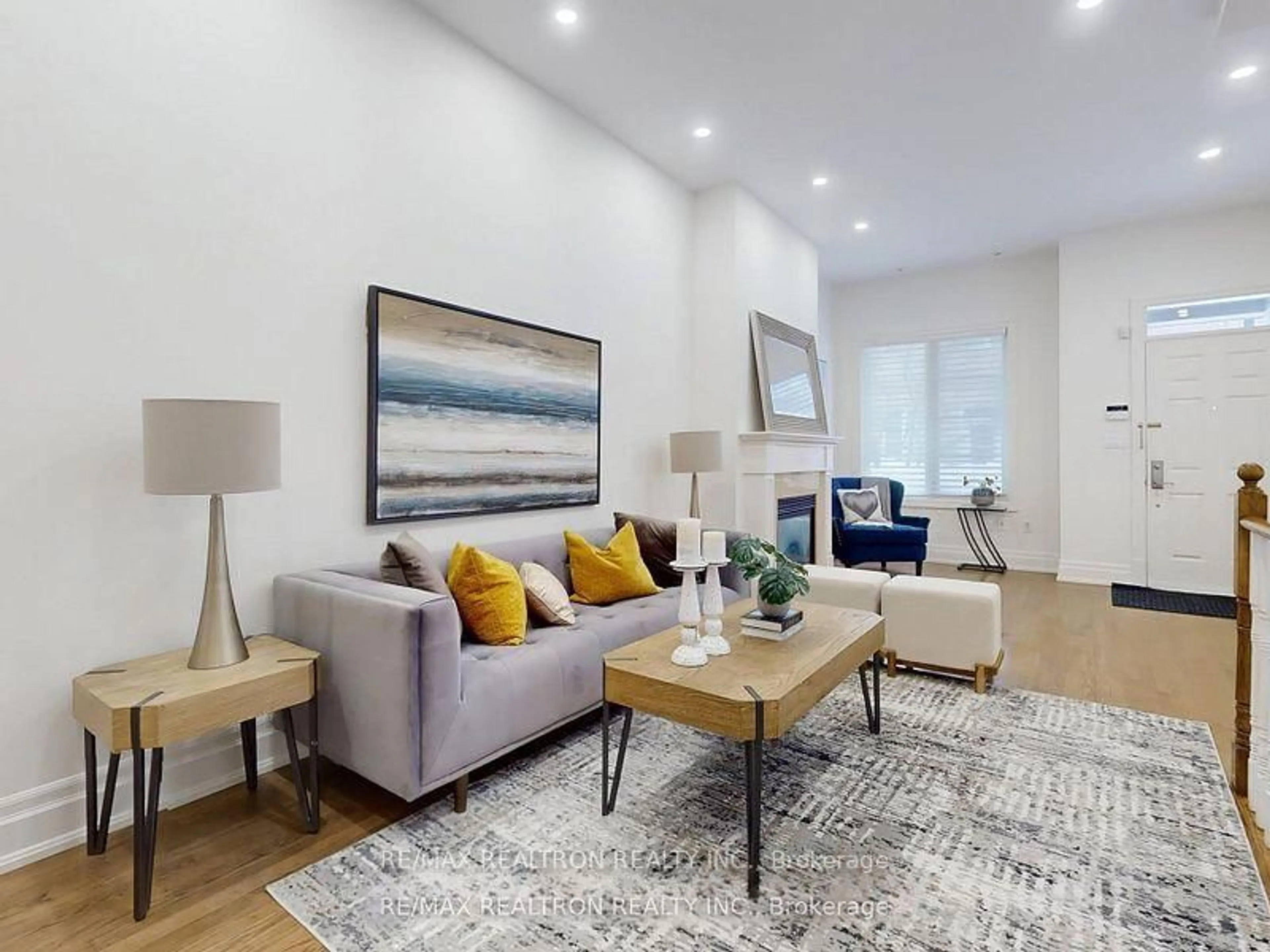 Living room with furniture, unknown for 47 York Mills Rd #215, Toronto Ontario M2P 1B6