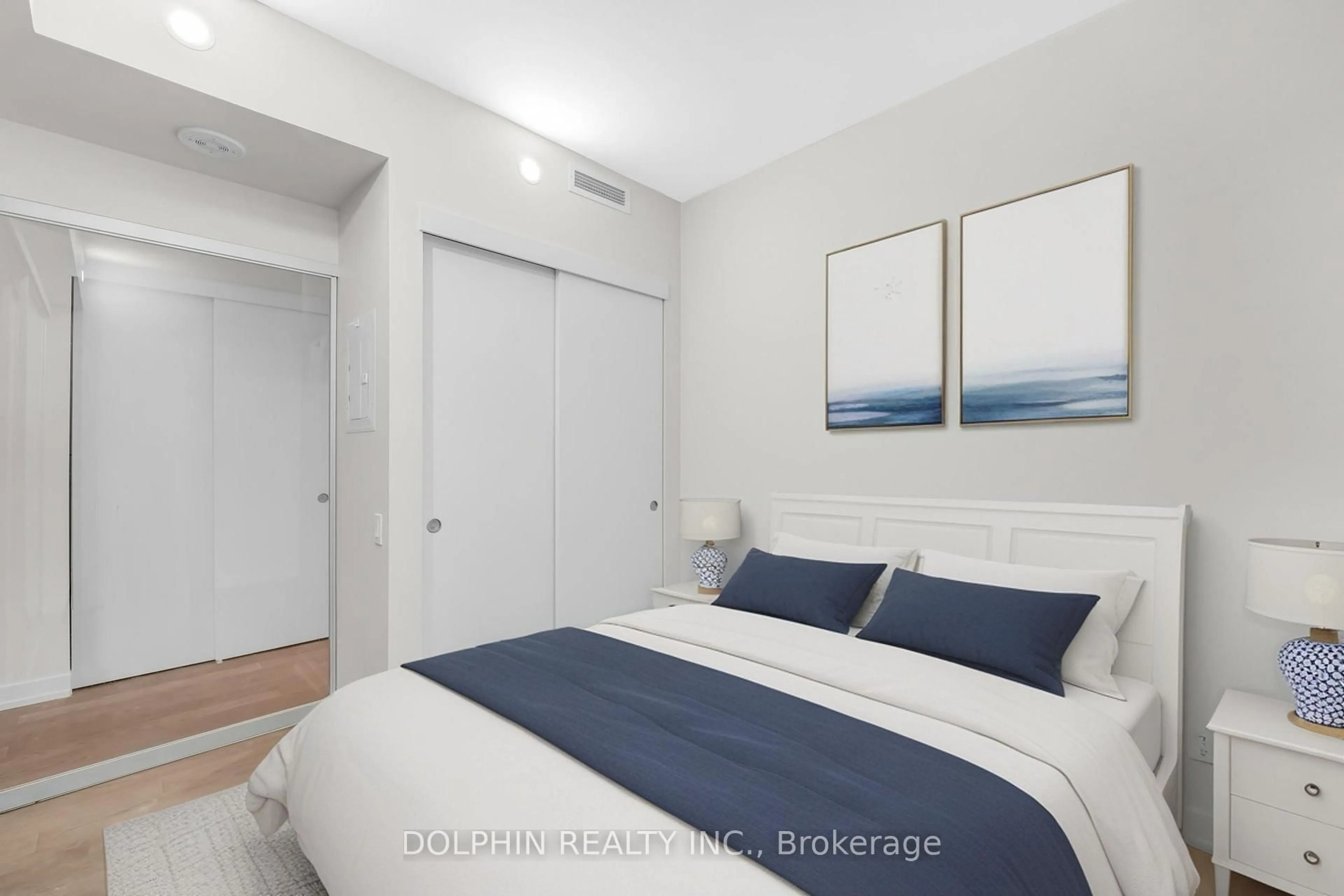 Bedroom with bed, unknown for 161 Roehampton Ave #1007, Toronto Ontario M4P 1P9