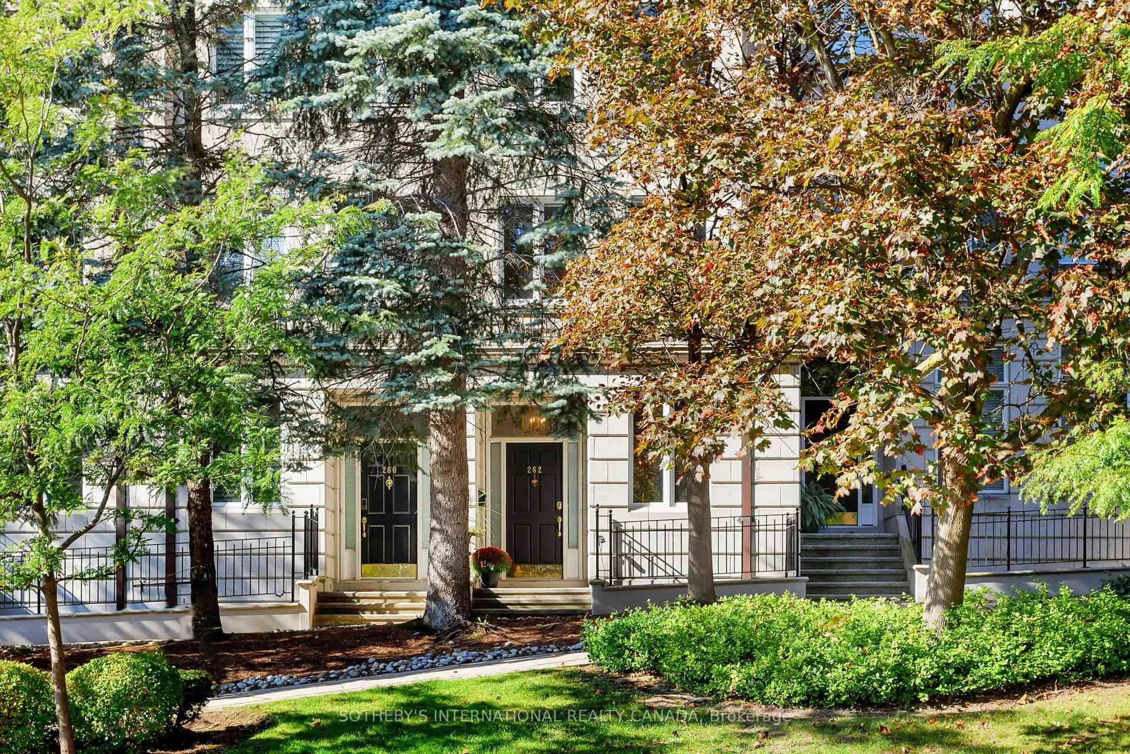 Unknown for 262 Spadina Rd, Toronto Ontario M5R 2V1