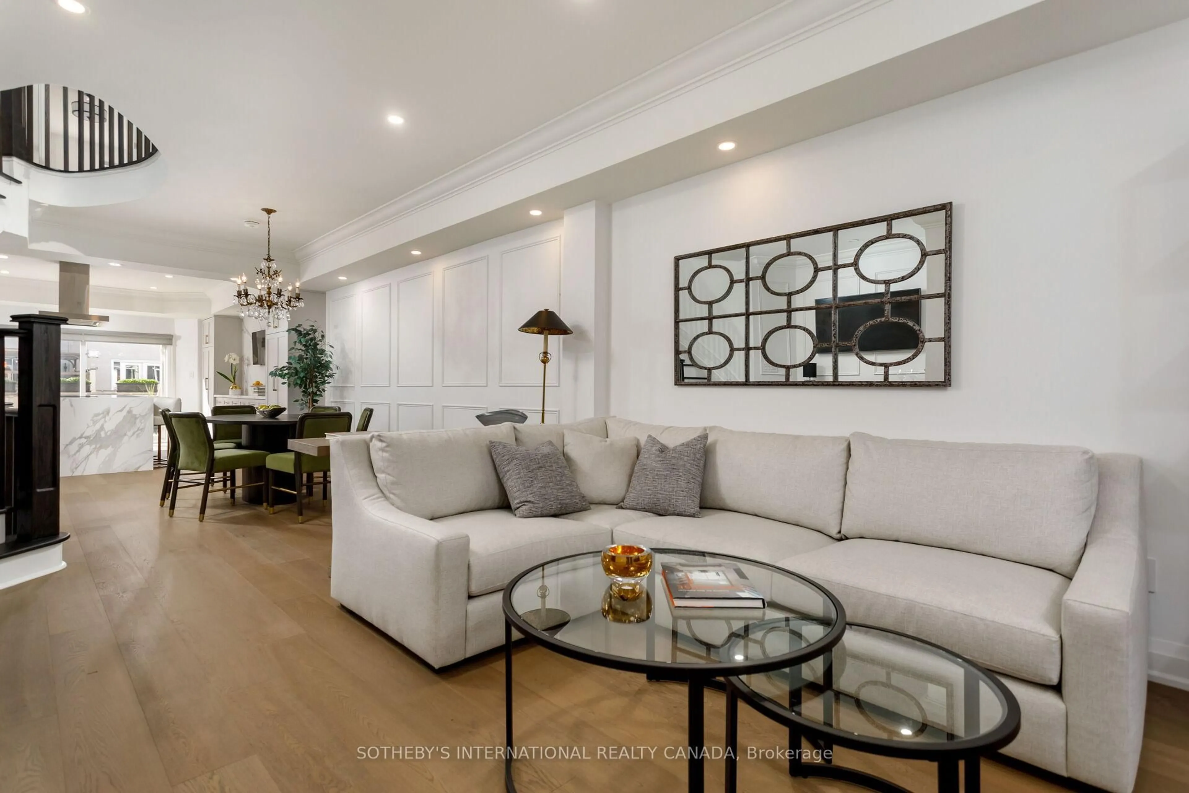 Living room with furniture, unknown for 262 Spadina Rd, Toronto Ontario M5R 2V1