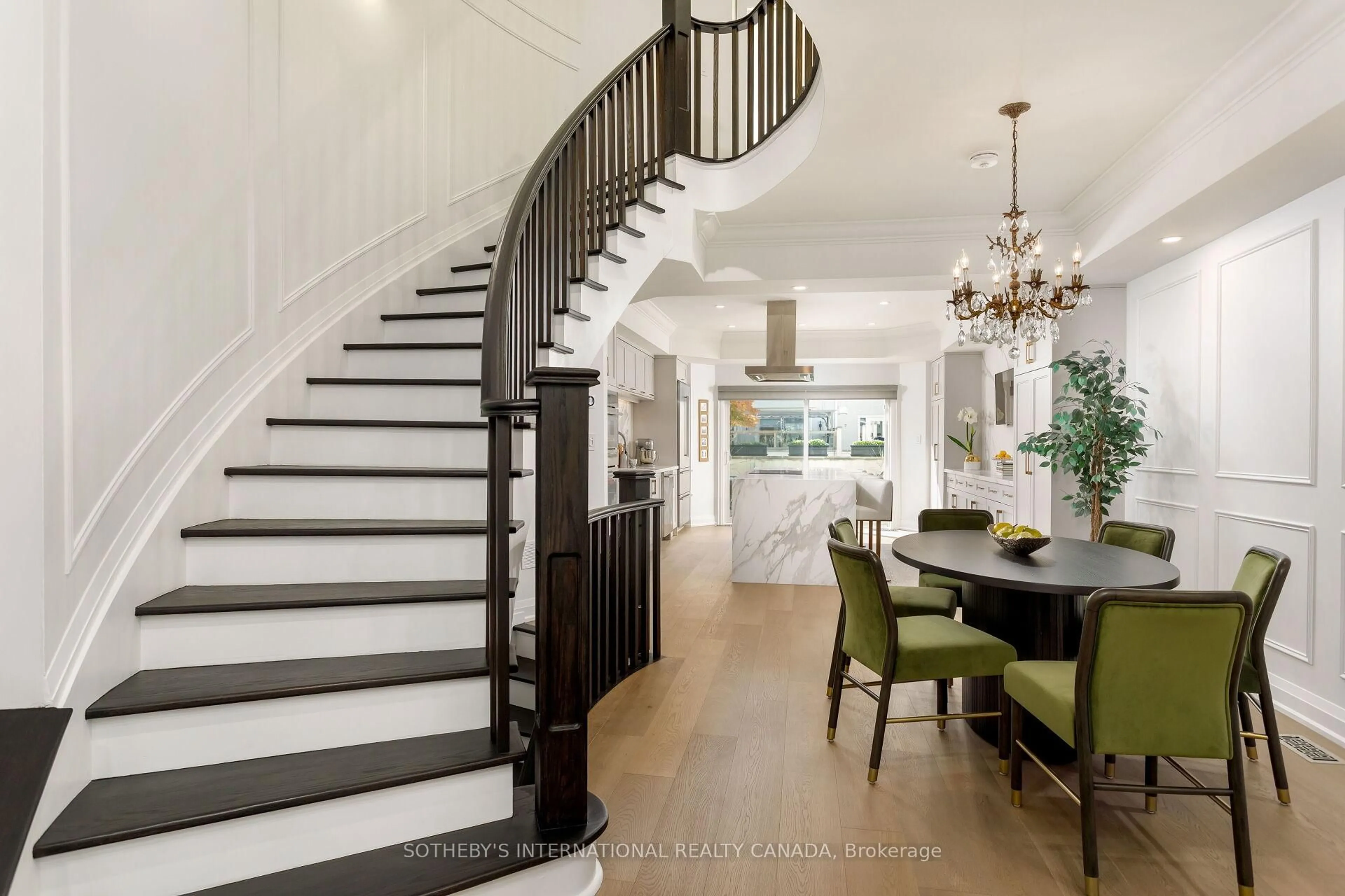 Unknown for 262 Spadina Rd, Toronto Ontario M5R 2V1