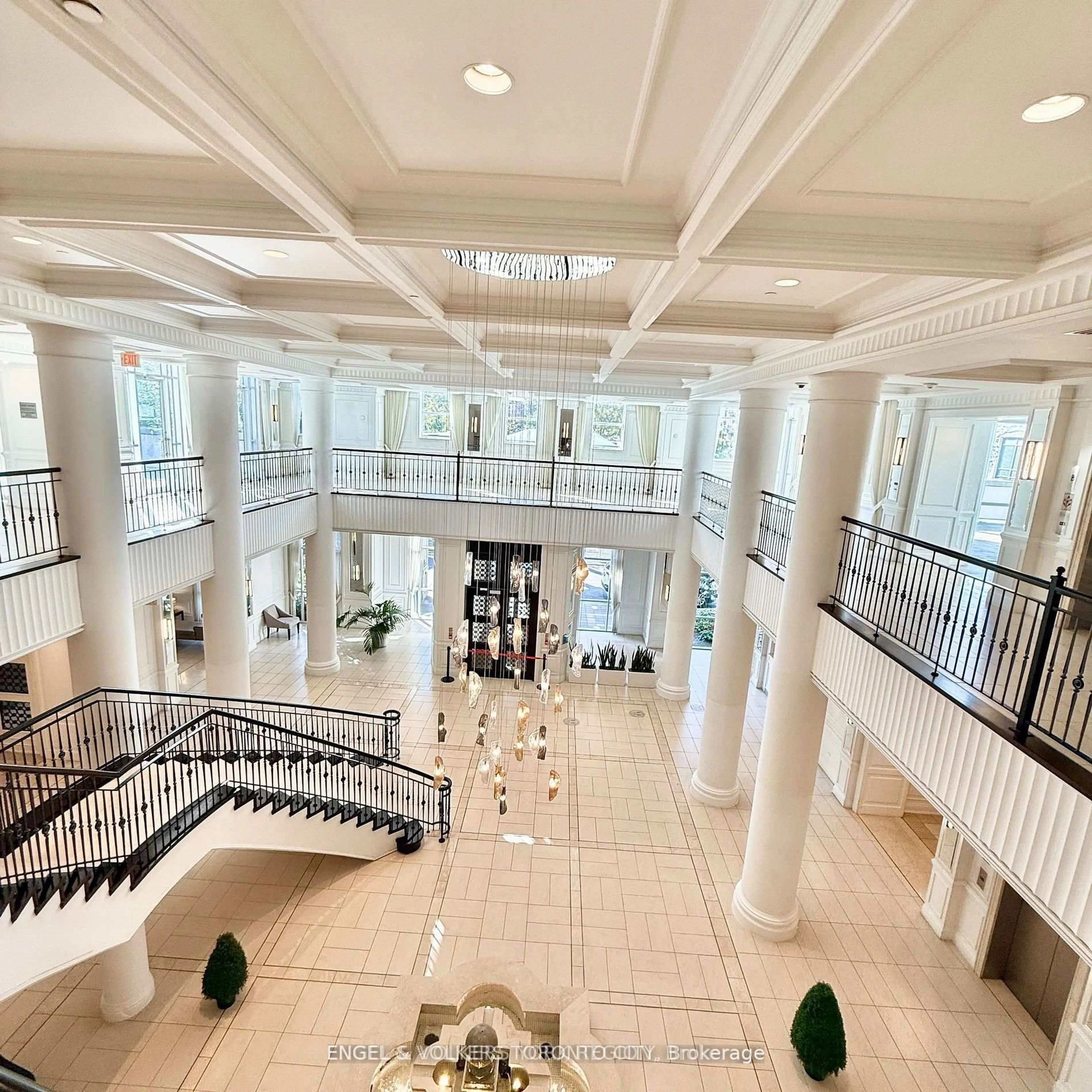 Indoor foyer for 15 Greenview Ave #PH14, Toronto Ontario M2M 4M7