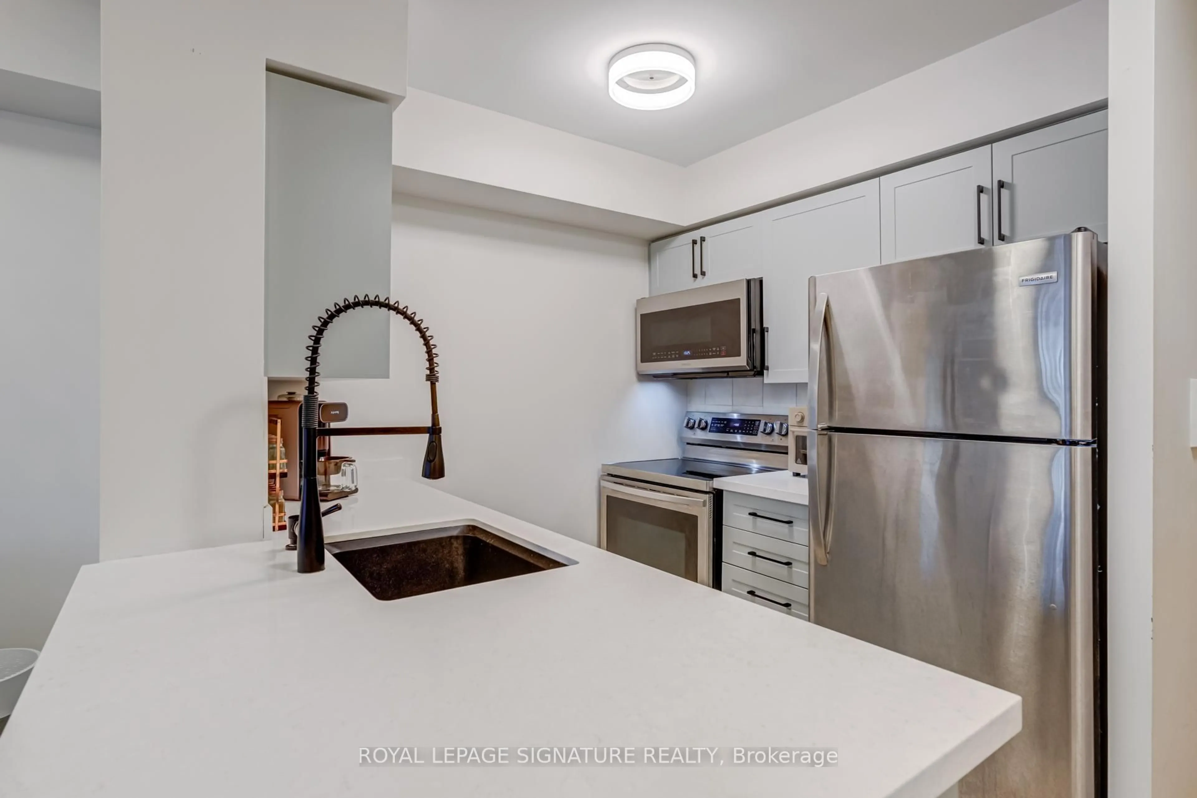 Standard kitchen, unknown for 4978 Yonge St #1011, Toronto Ontario M2N 7G8