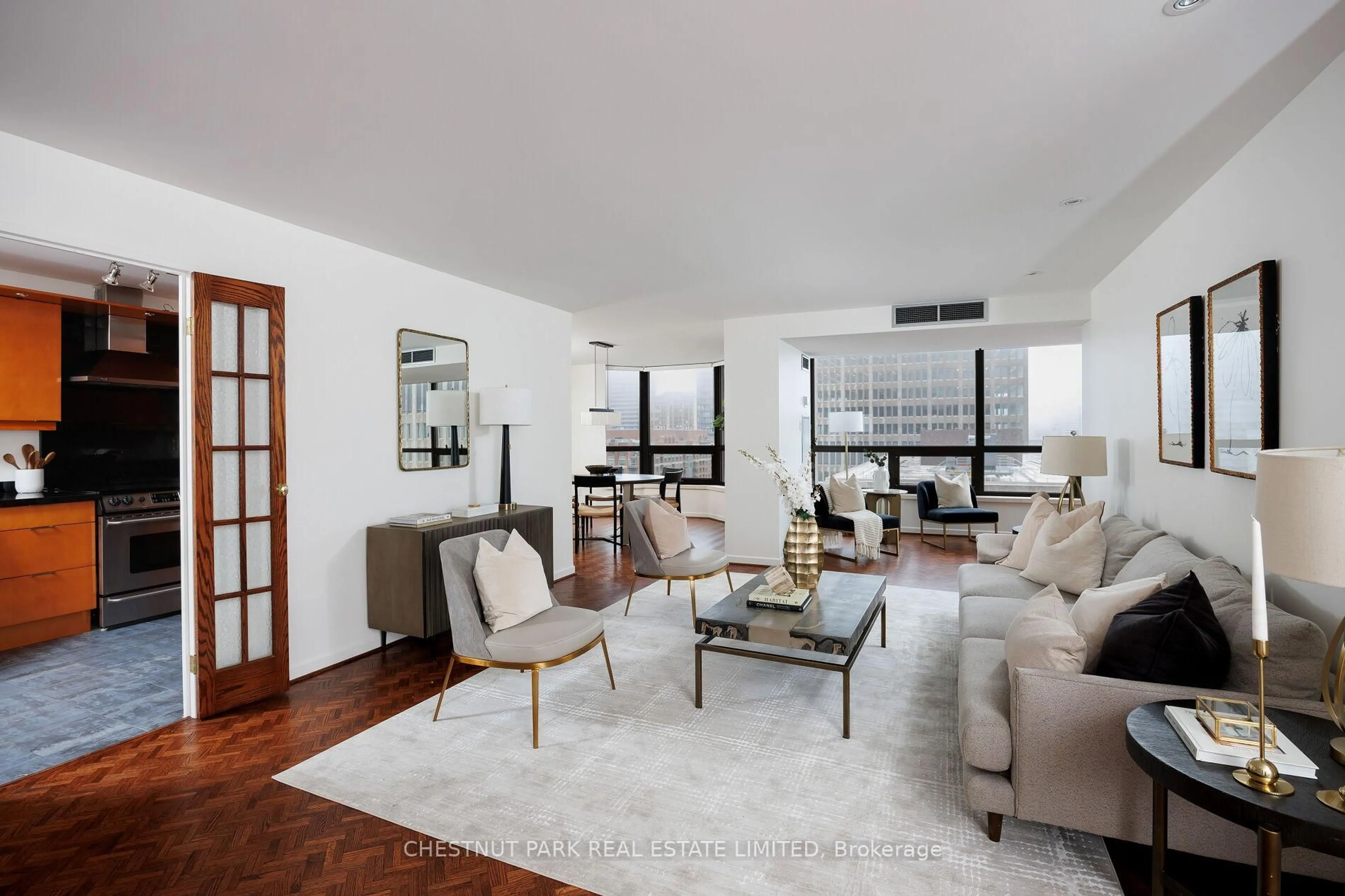 Living room with furniture, unknown for 62 Wellesley St #1903, Toronto Ontario M5S 2X3