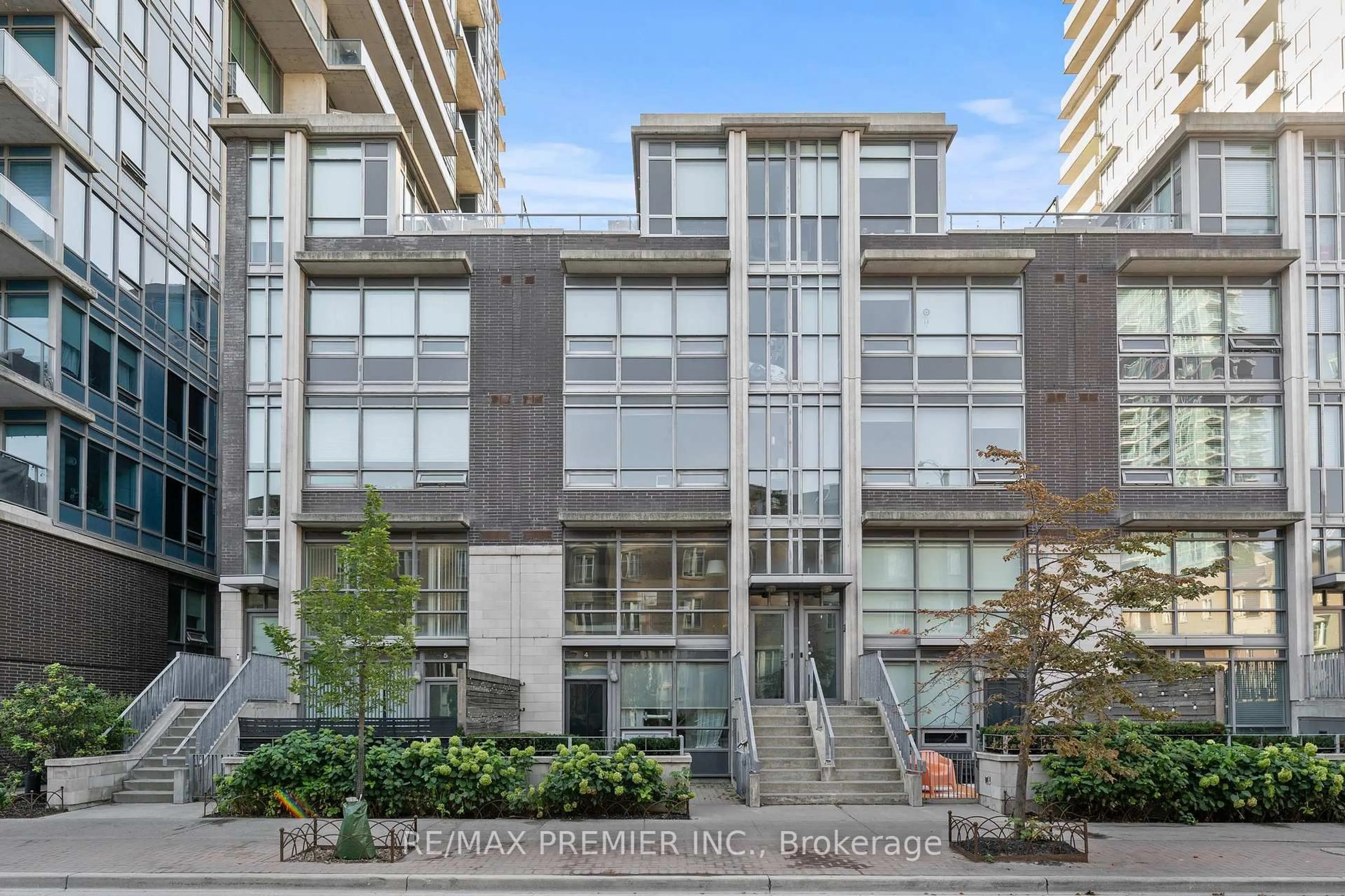 Unknown for 57 East Liberty St #TH13, Toronto Ontario M6K 3P5