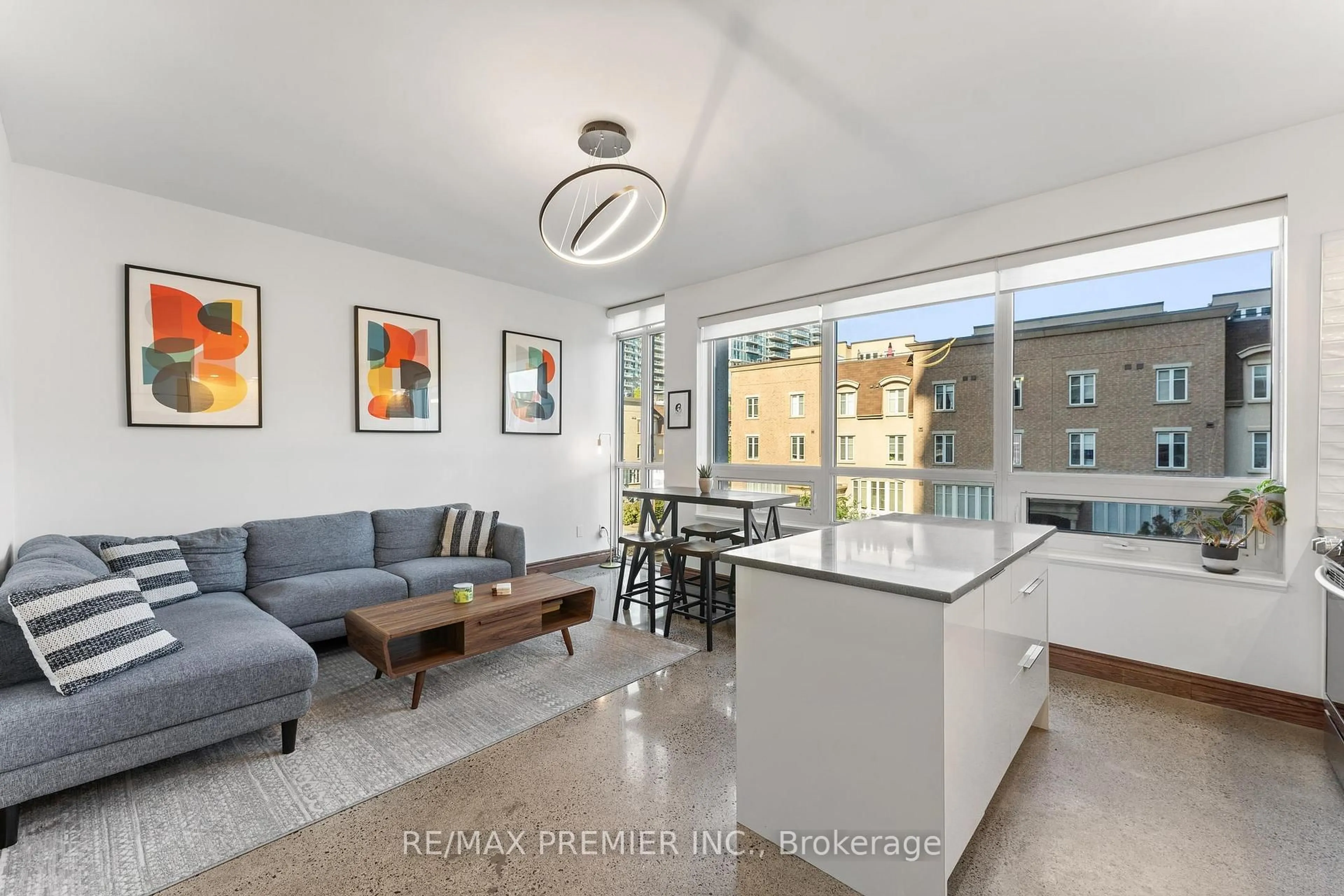 Open concept kitchen, ceramic/tile floor for 57 East Liberty St #TH13, Toronto Ontario M6K 3P5