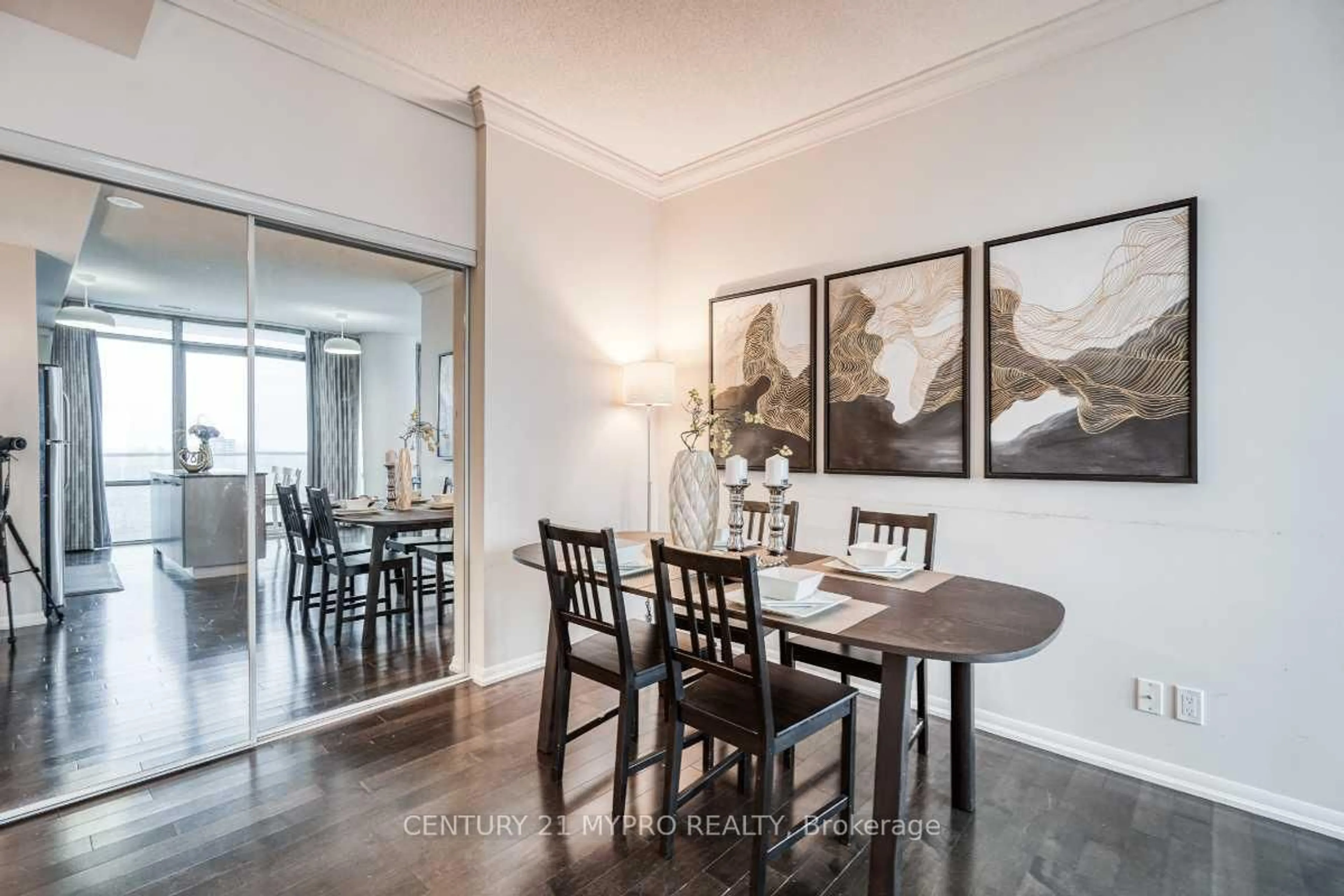 Dining room, unknown for 832 Bay St #2810, Toronto Ontario M5S 1Z6